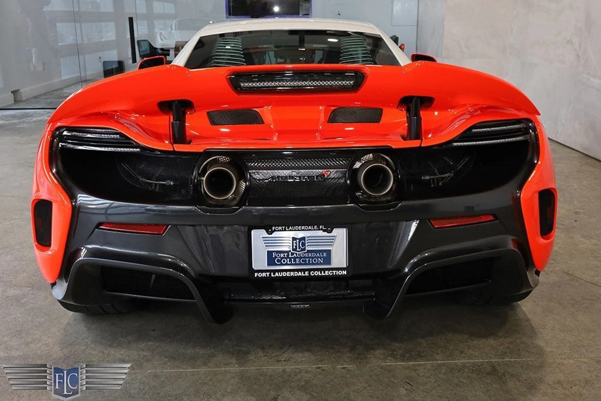 mph009_3655103725_used_2016_mclaren_675lt_msocoupe_9689_22917250_10_1024_c8ee495785