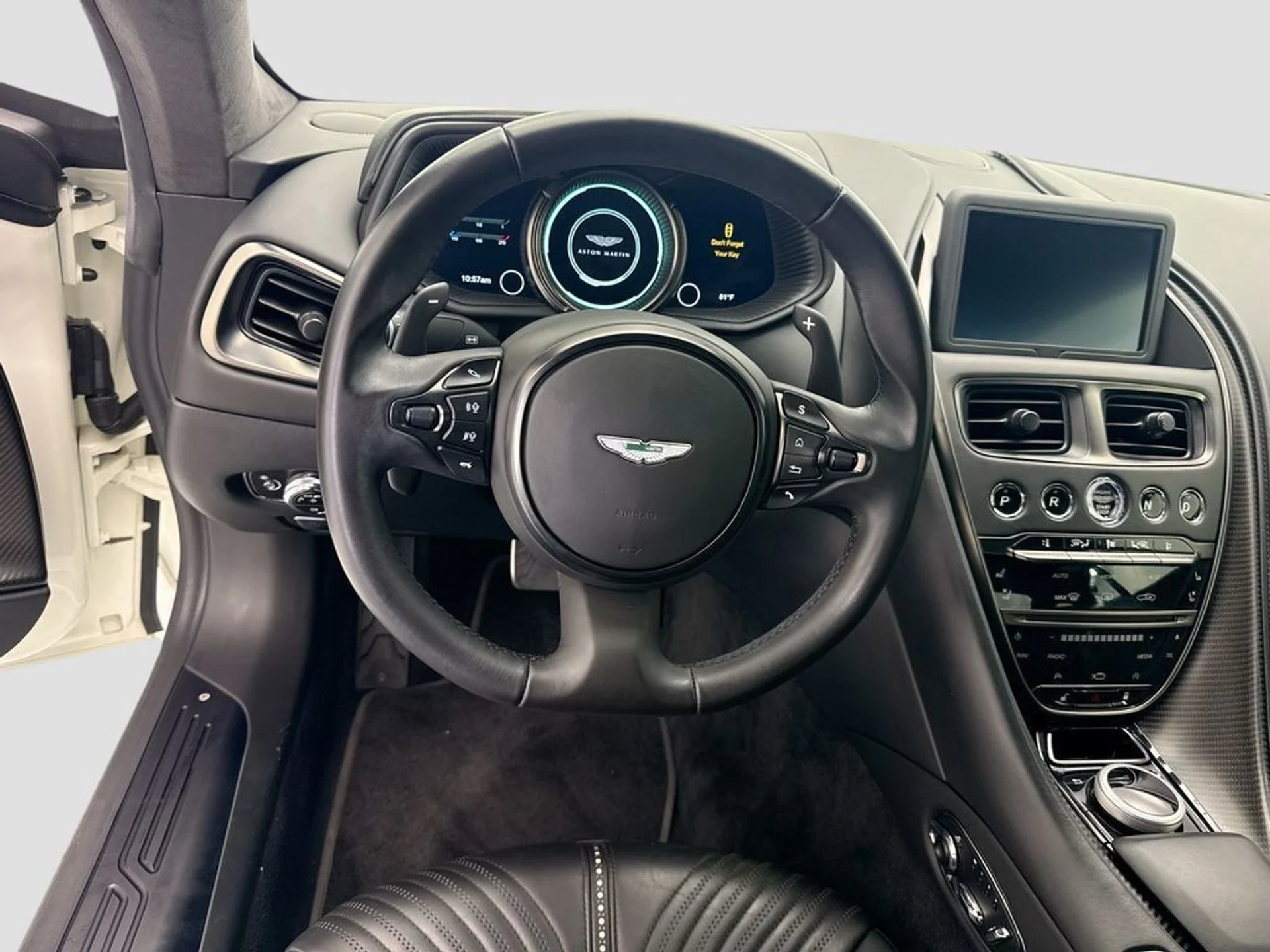 mph009_3657052523_used_2018_aston_martin_db11_v12coupe_8119_23031858_10_1024_c92c646e87