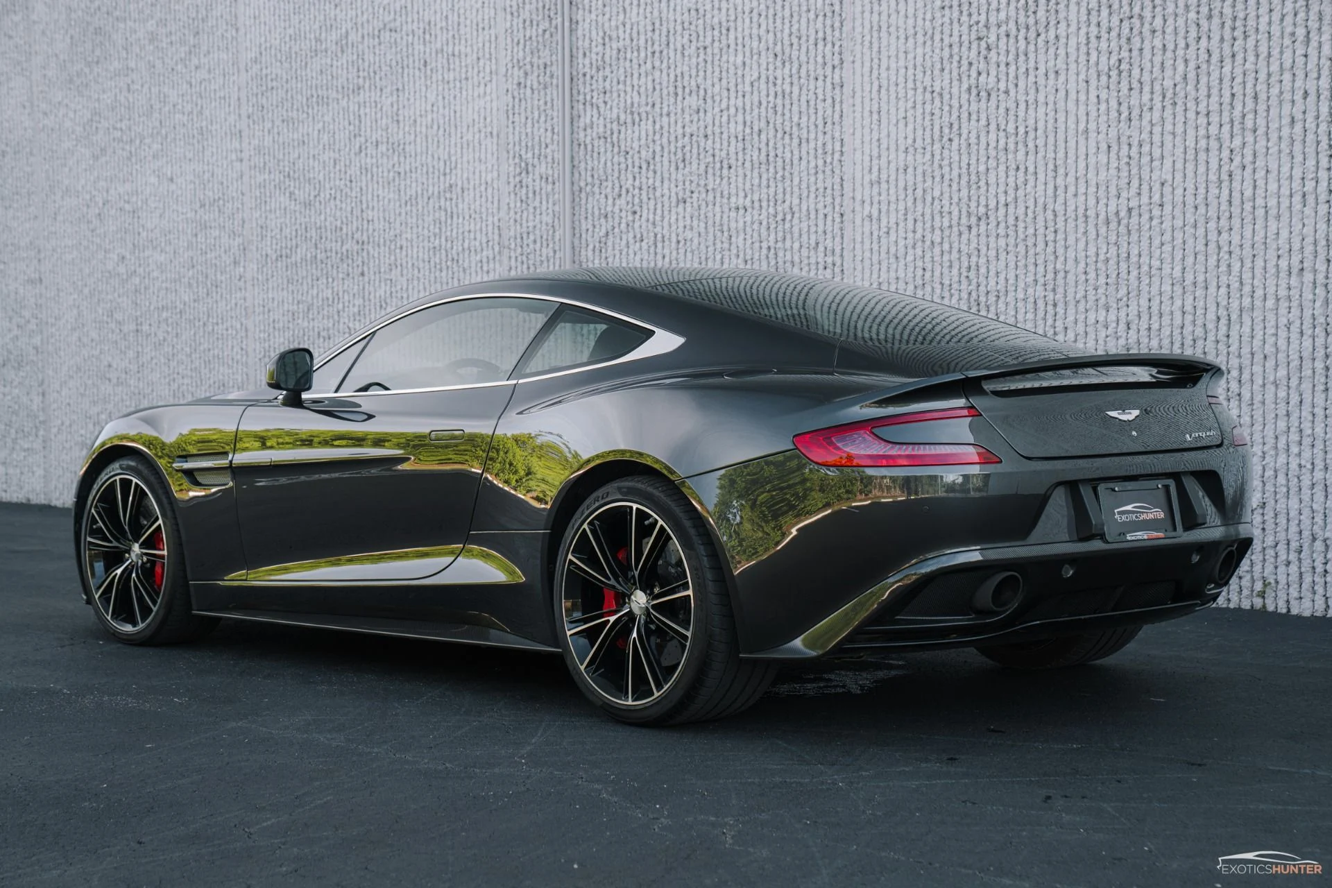 mph009_3657193420_Used_2014_Aston_Martin_Vanquish_Carbon_Everything_1754011458_d7993db0f1