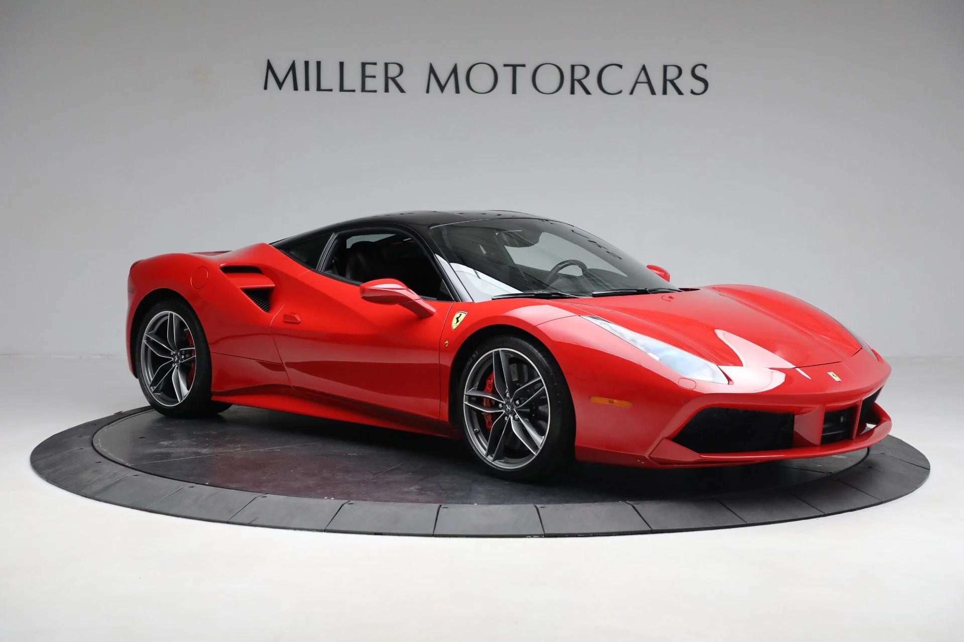mph009_3660618498_Used_2018_Ferrari_488_GTB_1784751136_1f302ad227