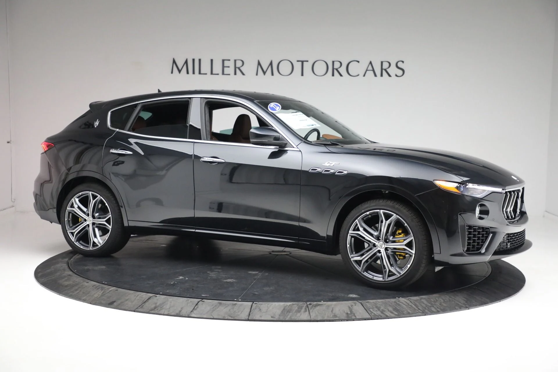 mph009_3661569177_Used_2022_Maserati_Levante_GT_1667856559_eac5943233