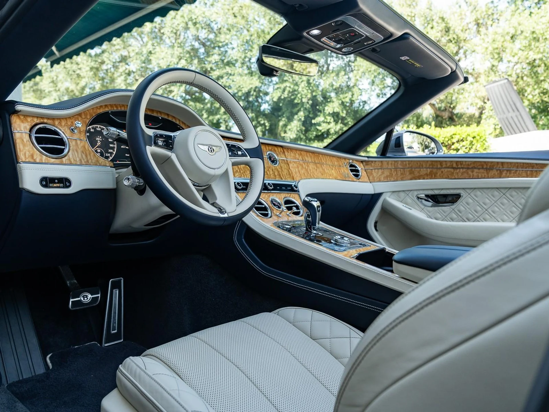 mph009_3672047854_Used_2020_Bentley_Continental_GTC_GT_1756498106_3d2a805fe7