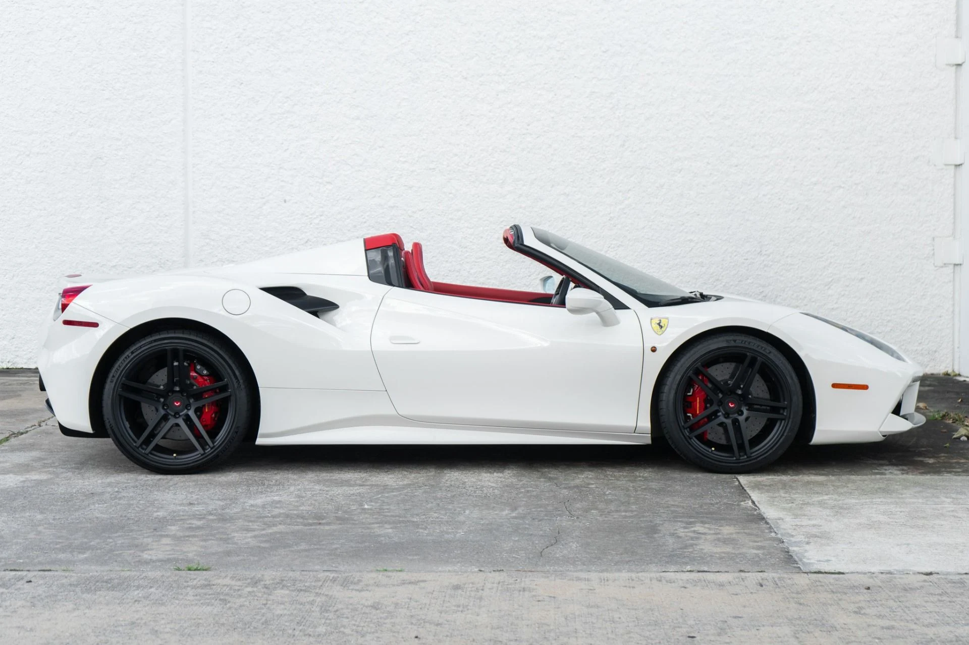 mph009_3673714986_Used_2018_Ferrari_488_Spider_1781219739_b6f6037c60