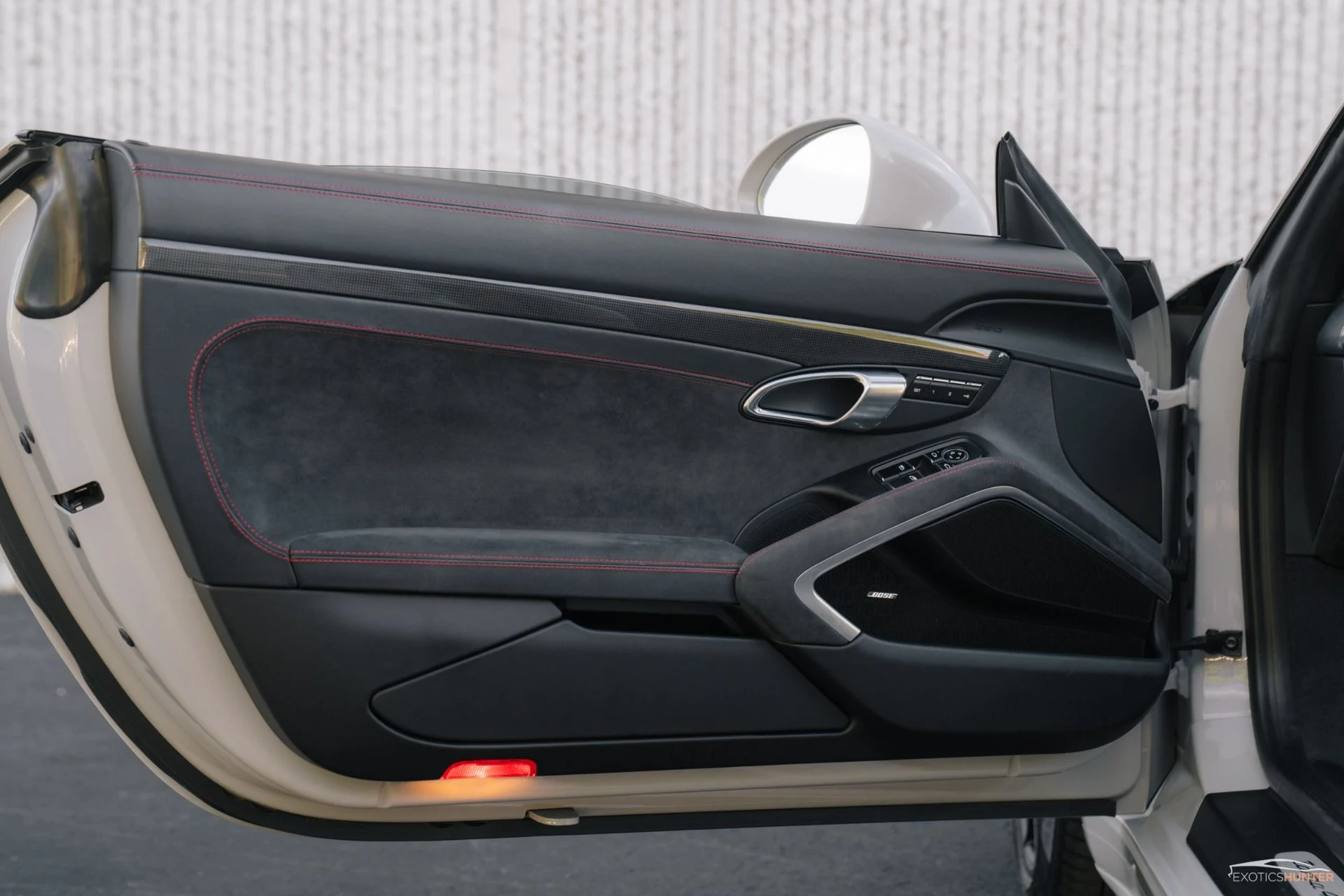 mph009_3675133686_Used_2018_Porsche_911_Targa_4_GTS_in_Chalk_with_GTS_Interior_Pack_PDK_1755551925_dff10af24c