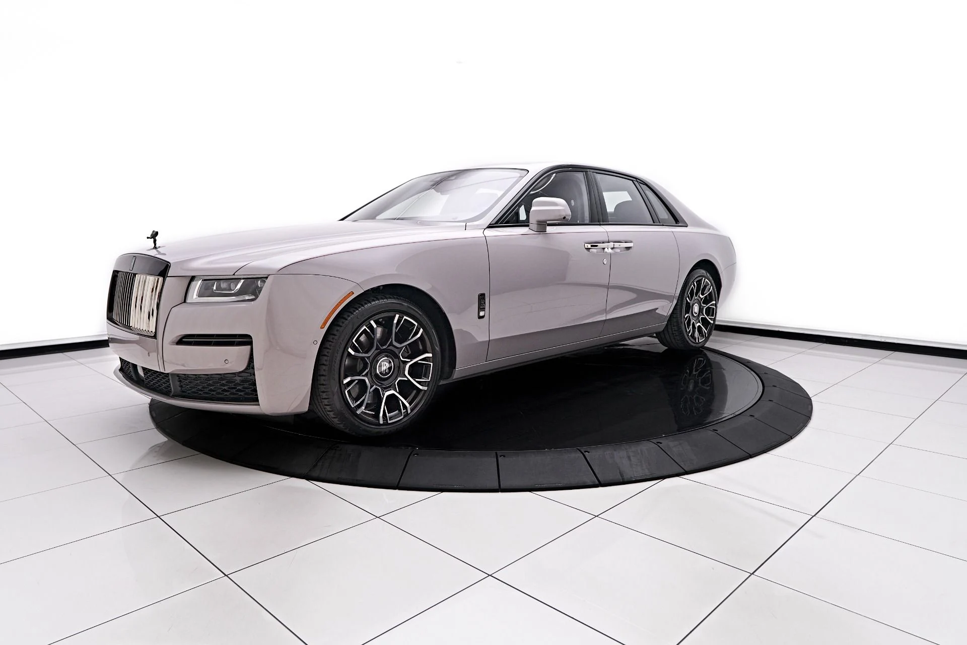mph009_3686277883_Used_2024_Rolls_Royce_Ghost_Base_1750545527_529972f85c