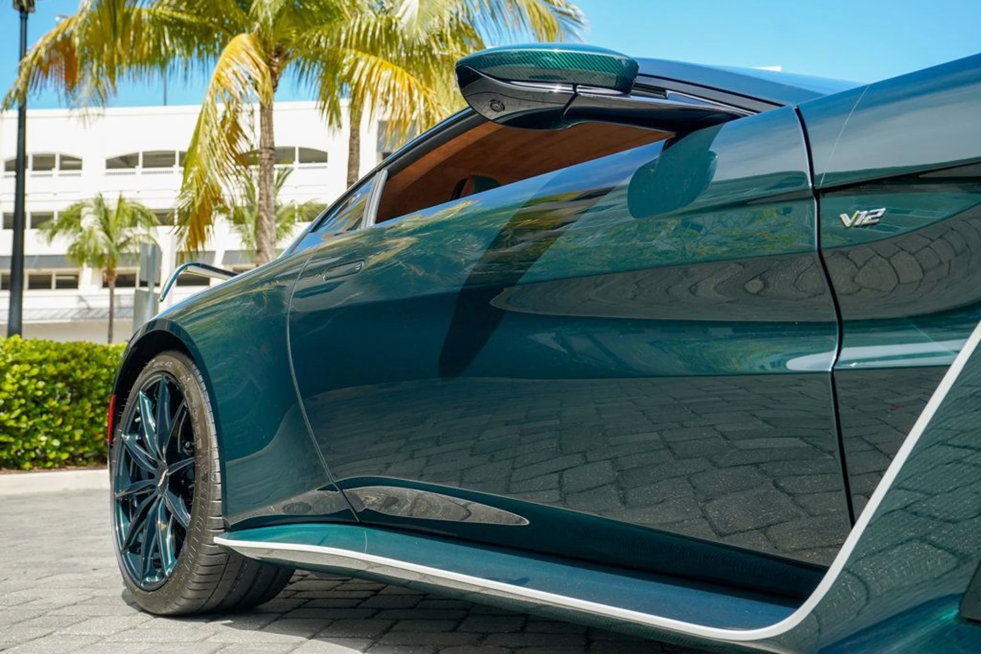 mph009_368777077_used_2023_aston_martin_vantage_v12coupe_14354_22896697_10_1024_287784d6f0