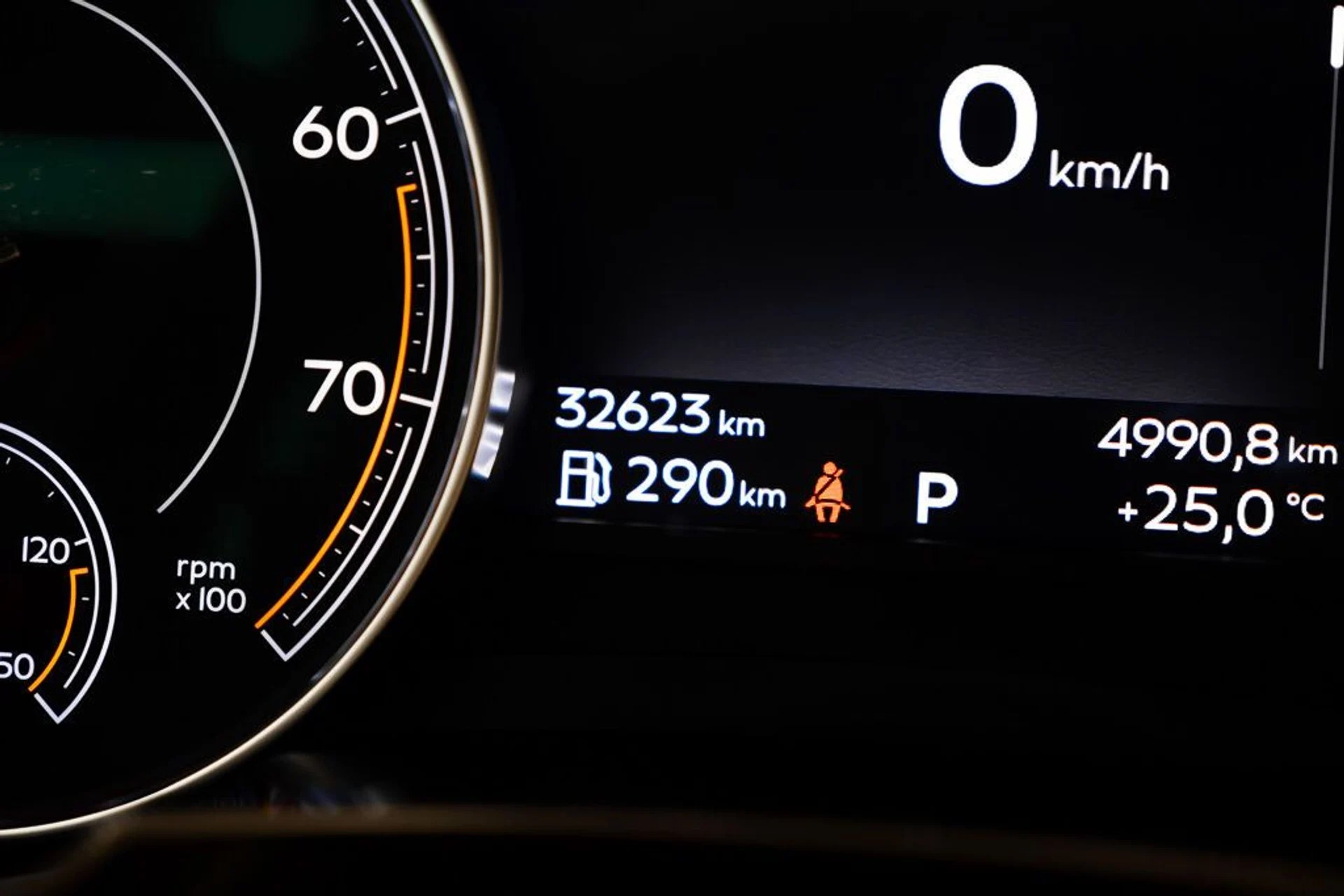 mph009_3688779558_bentley_bentayga_2017_jpg_v_1758918548_96d82d0699