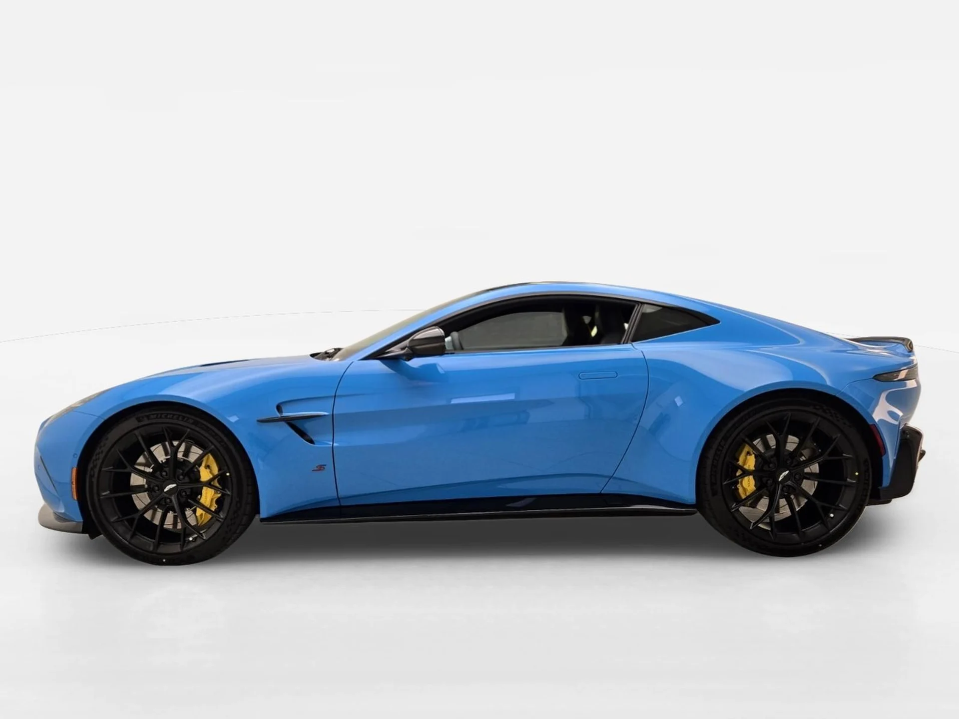 mph009_3689704526_New_2026_Aston_Martin_Vantage_S_1791609349_c1e5d90630