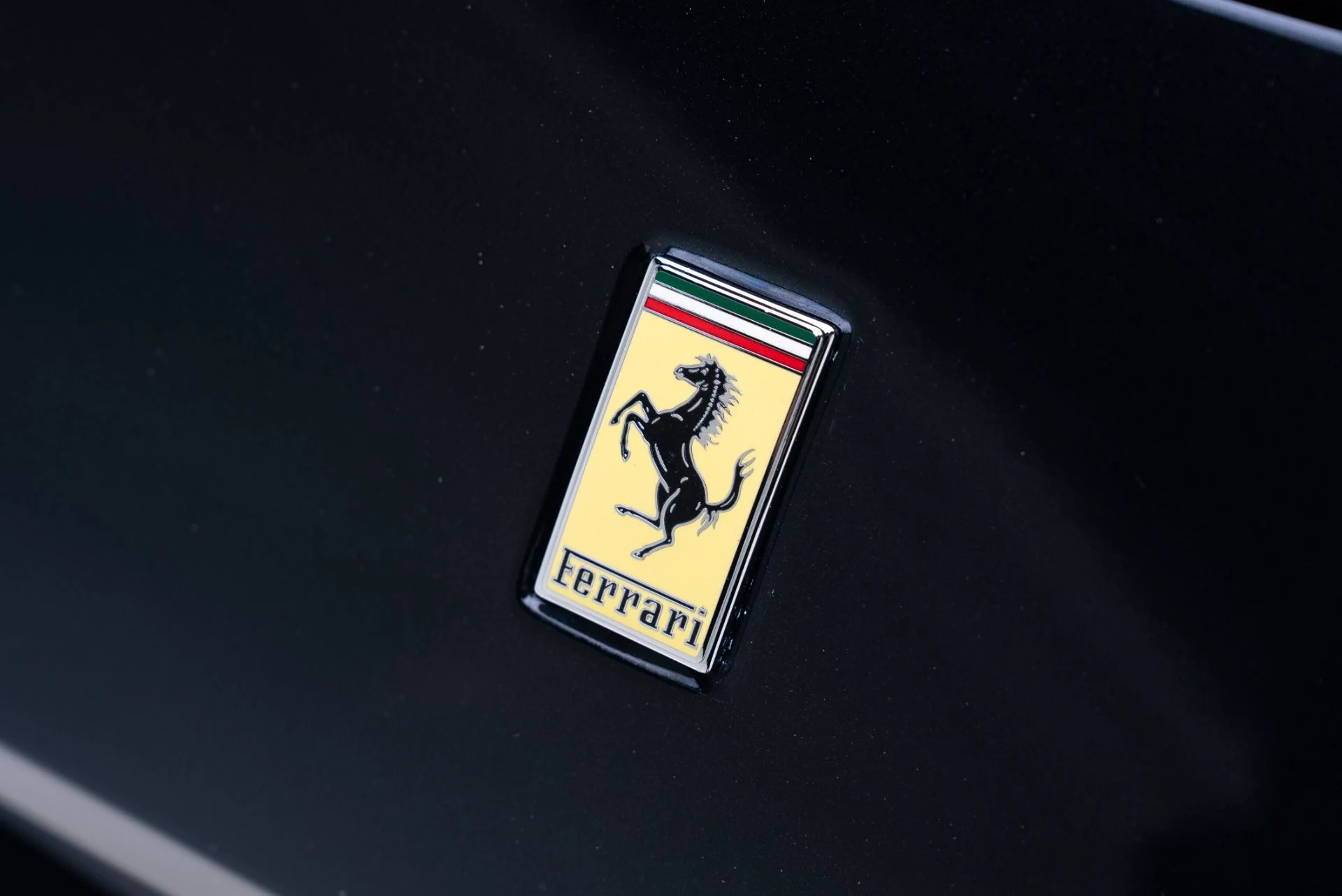 mph009_369586274_Used_2018_Ferrari_GTC_4_Lusso_1768413919_01e158f44d