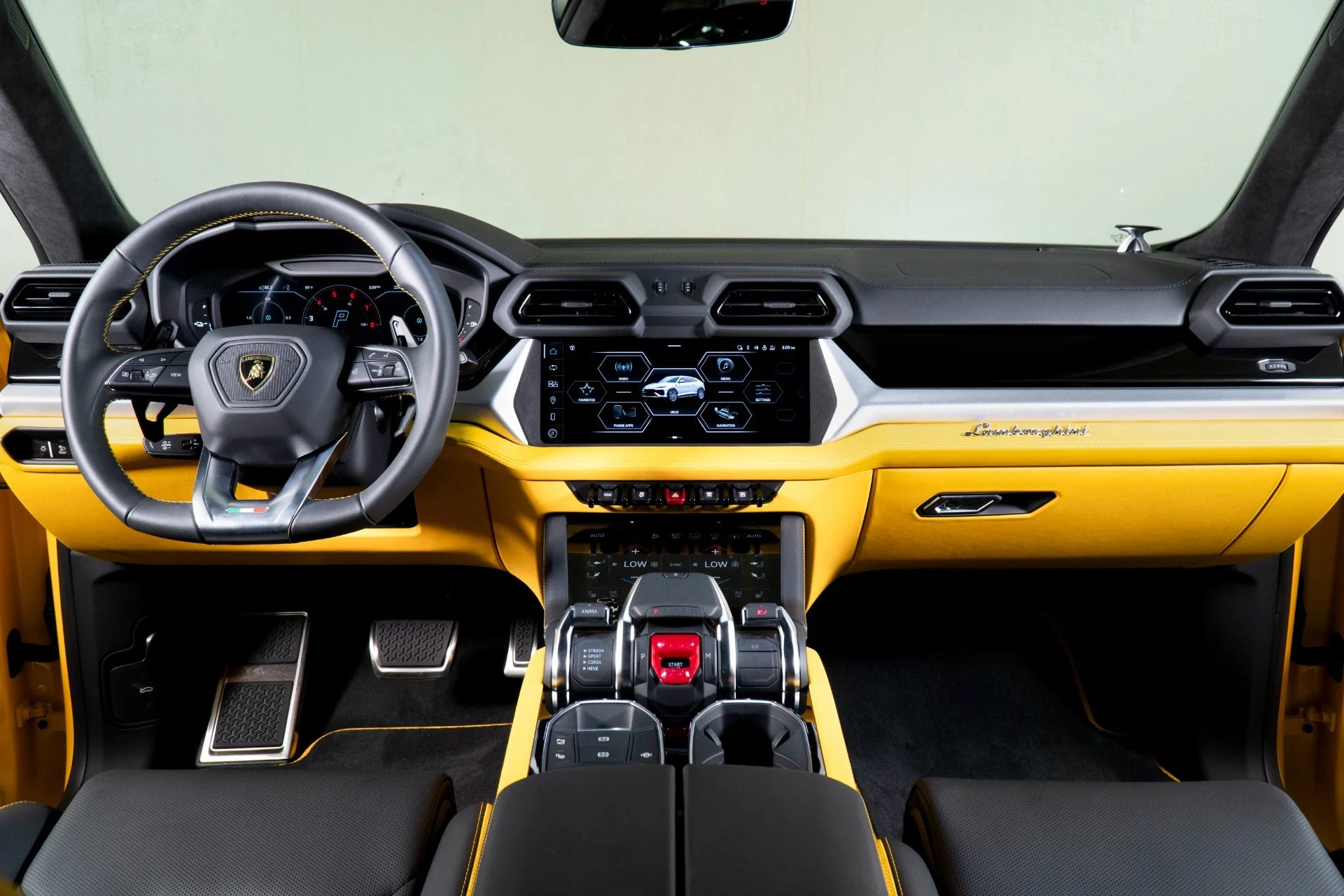 mph009_3699914184_Used_2025_Lamborghini_Urus_SE_1777525057_32caa39372