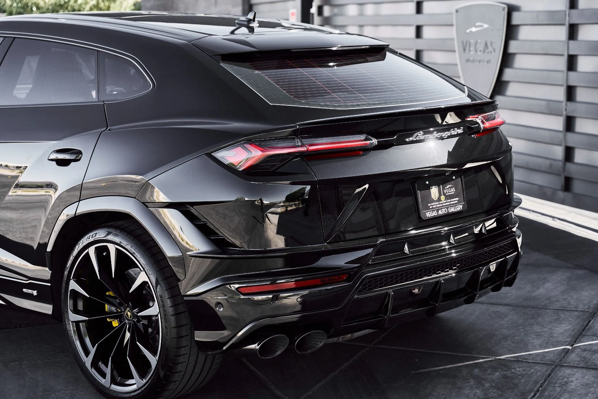 mph009_3700524683_Used_2024_Lamborghini_Urus_S_1780082822_92440e8042
