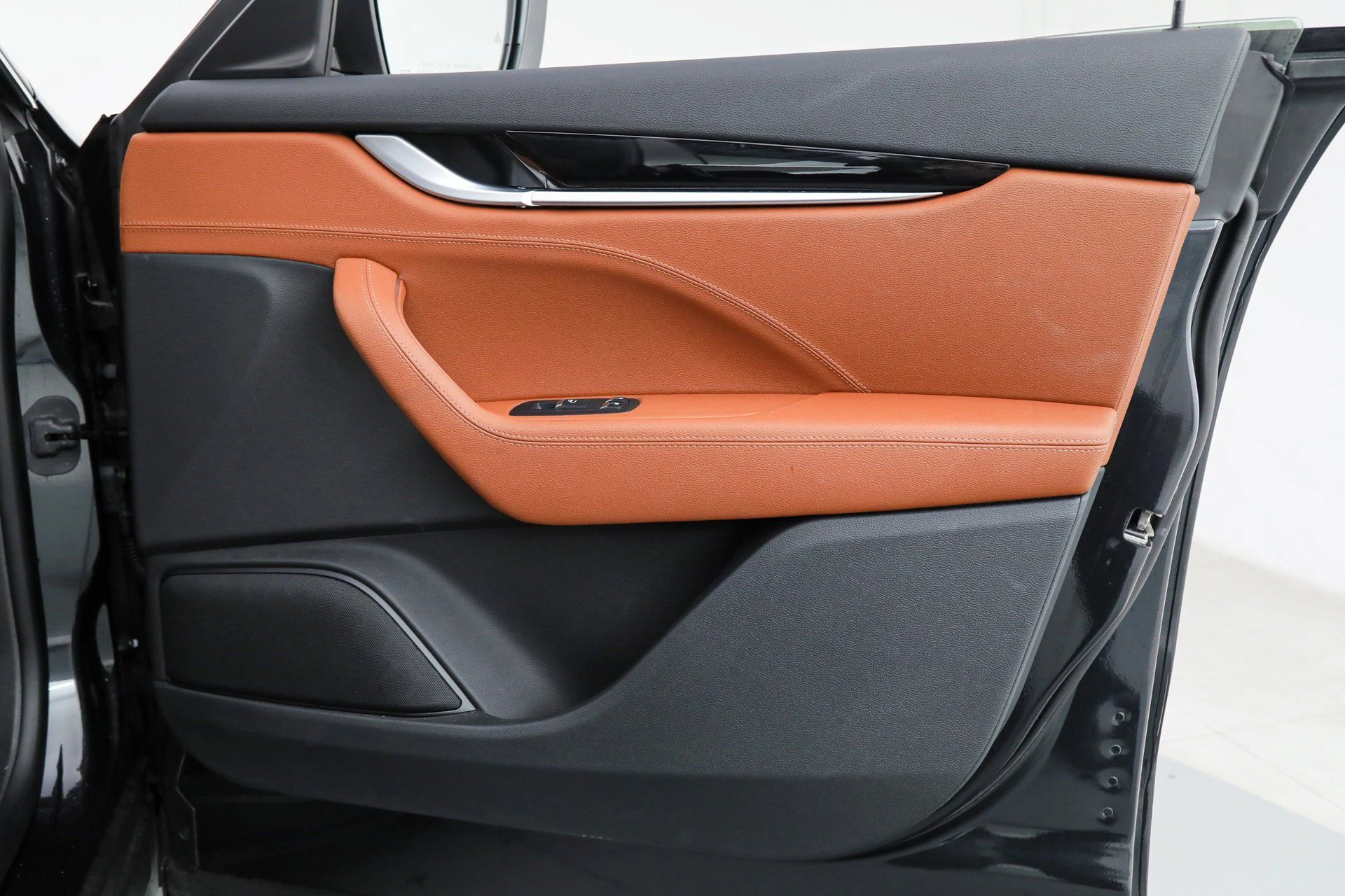 mph009_3707463170_7acd04651e1bcbe954a8dd21bca936f9_c339063981