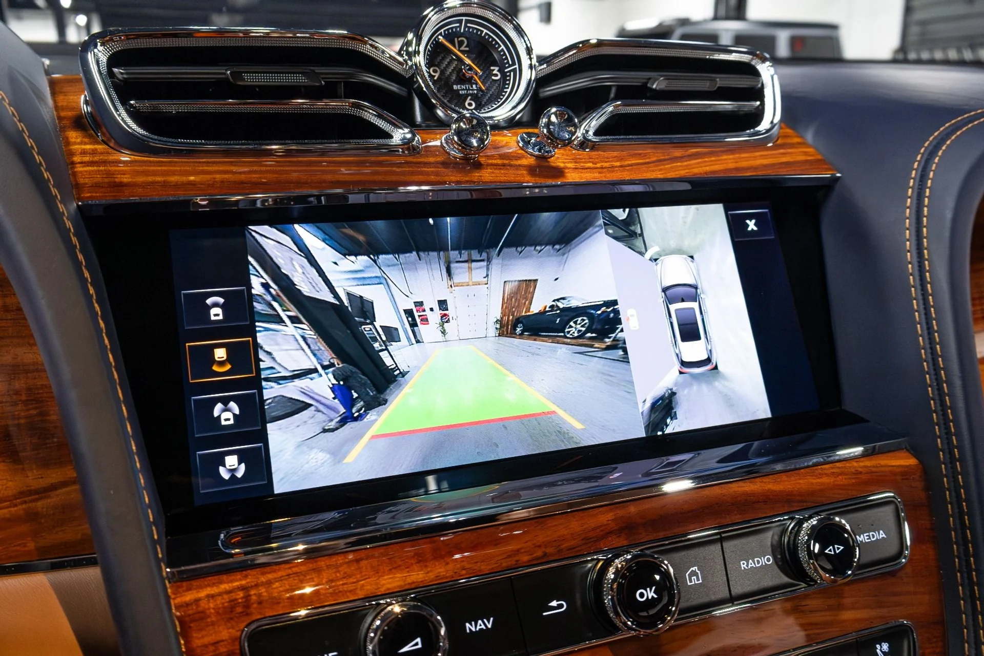 mph009_3708615688_Used_2021_Bentley_Bentayga_V8_First_Edition_1775251923_b8500dac39