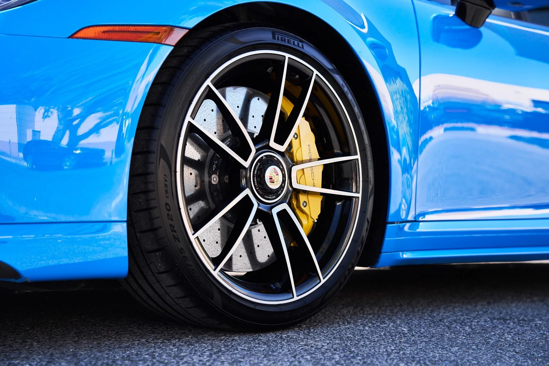 mph009_3713981403_Used_2023_Porsche_911_Turbo_S_1755219386_ffc7840e9e