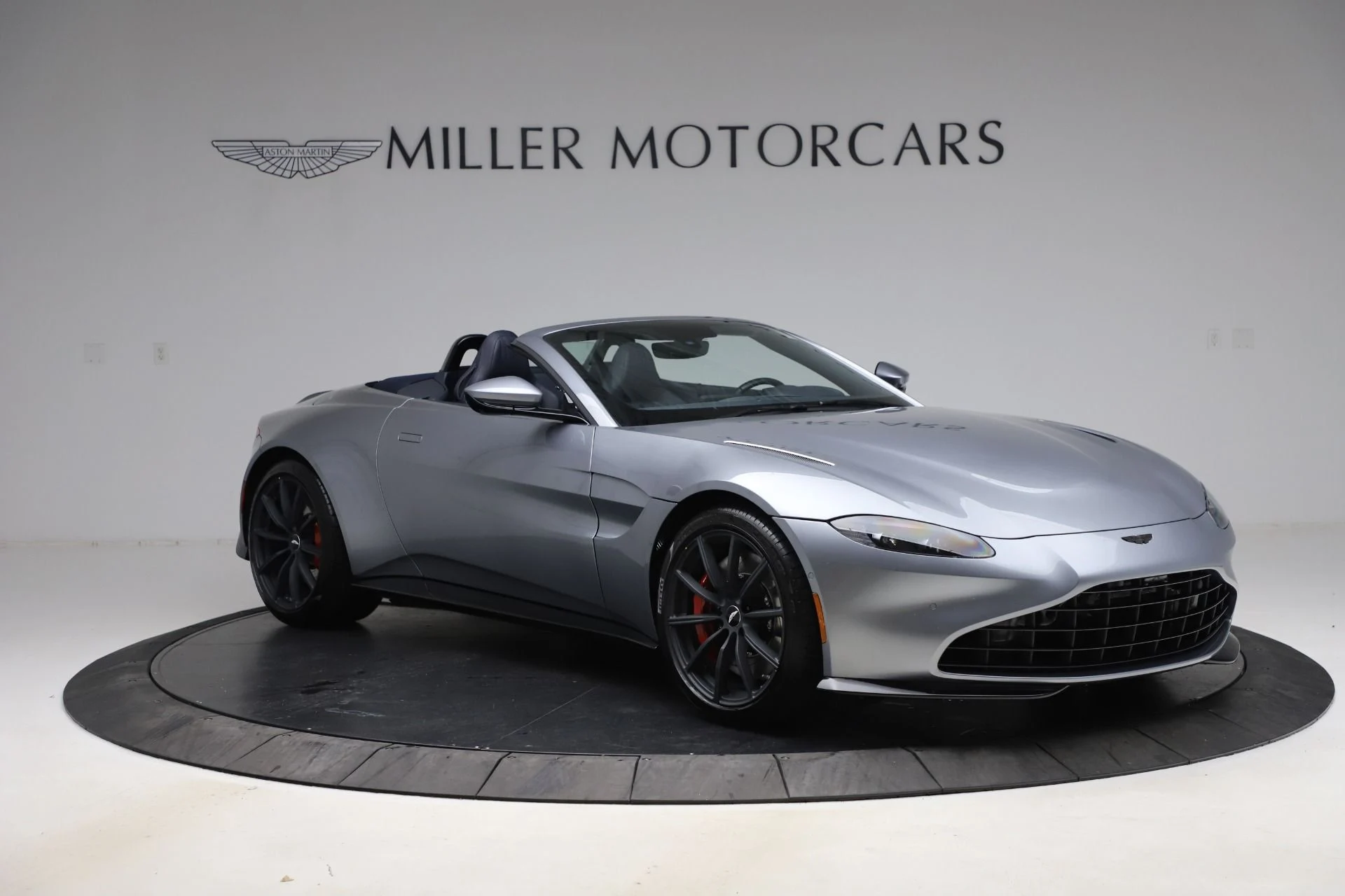 mph009_3719209713_Used_2021_Aston_Martin_Vantage_Roadster_1610739854_9a13c5c4c1