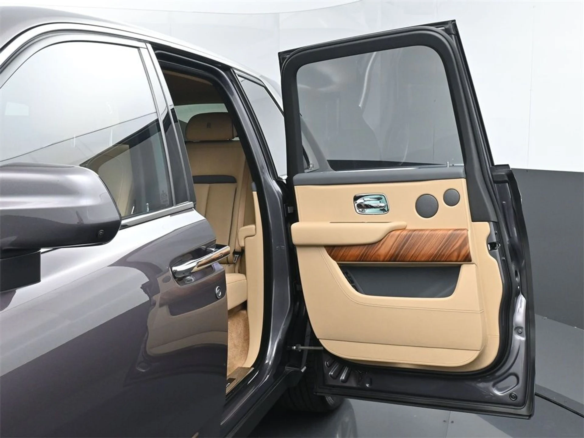 mph009_3724870622_6857bd92f26b3597d763fb846245a245x_dad938714d