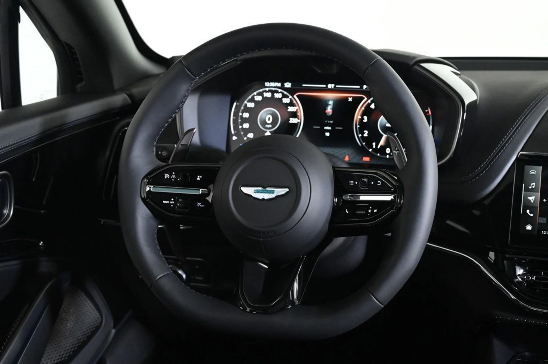 mph009_3727534885_new_2026_aston_martin_dbx_sawd_11350_22961670_10_1024_45429a24cc