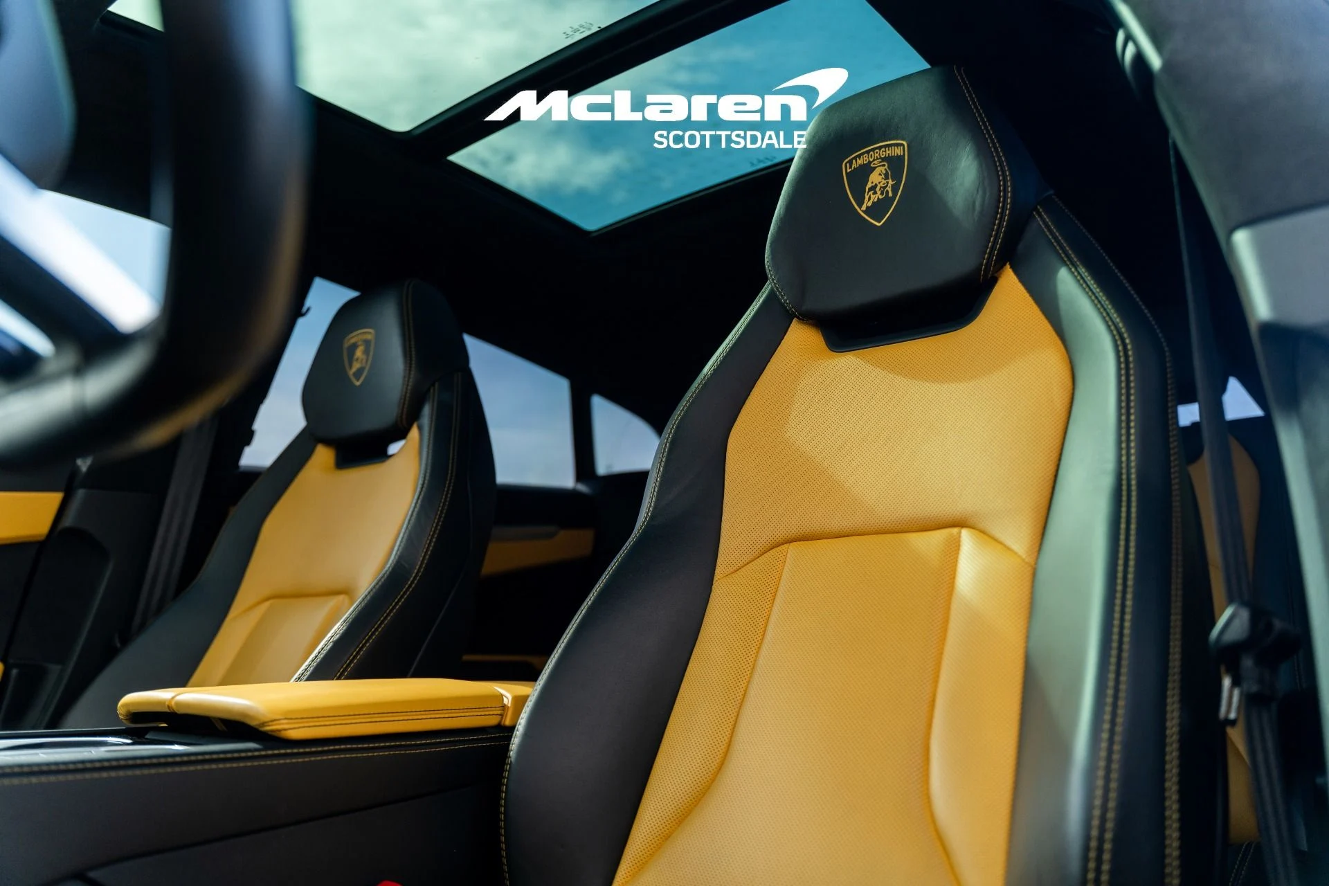 mph009_3735610404_Used_2021_LAMBORGHINI_URUS_1775537131_1cdbda0ed9