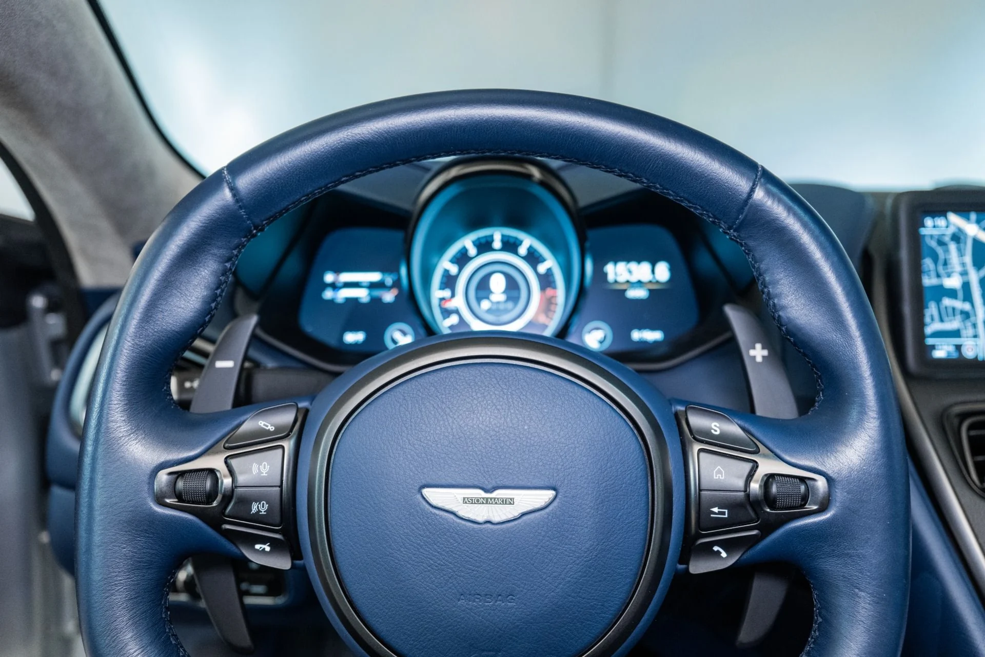 mph009_3739430802_Used_2020_Aston_Martin_DBS_Superleggera_1753546861_86ae480f91