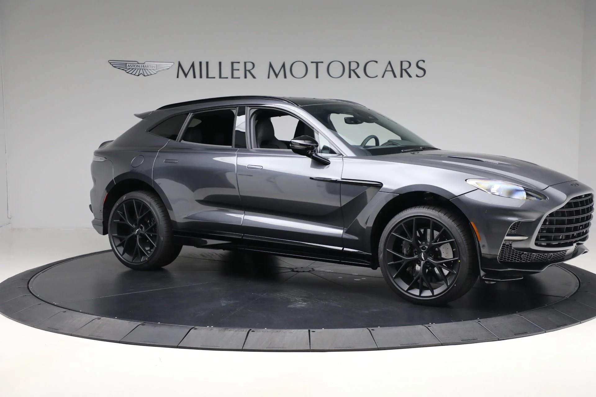 mph009_374380379_New_2025_Aston_Martin_DBX_707_c8a1d962ff