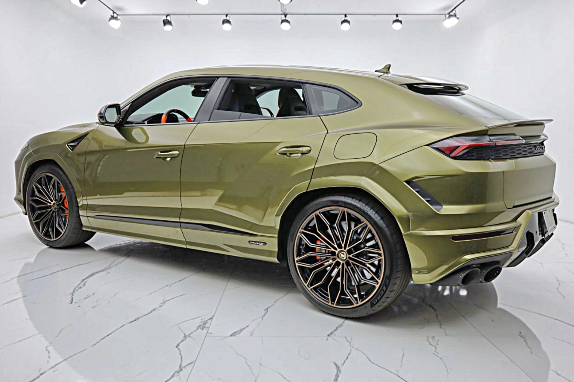 mph009_3748606540_Used_2026_Lamborghini_Urus_SE_a9ab23e27a