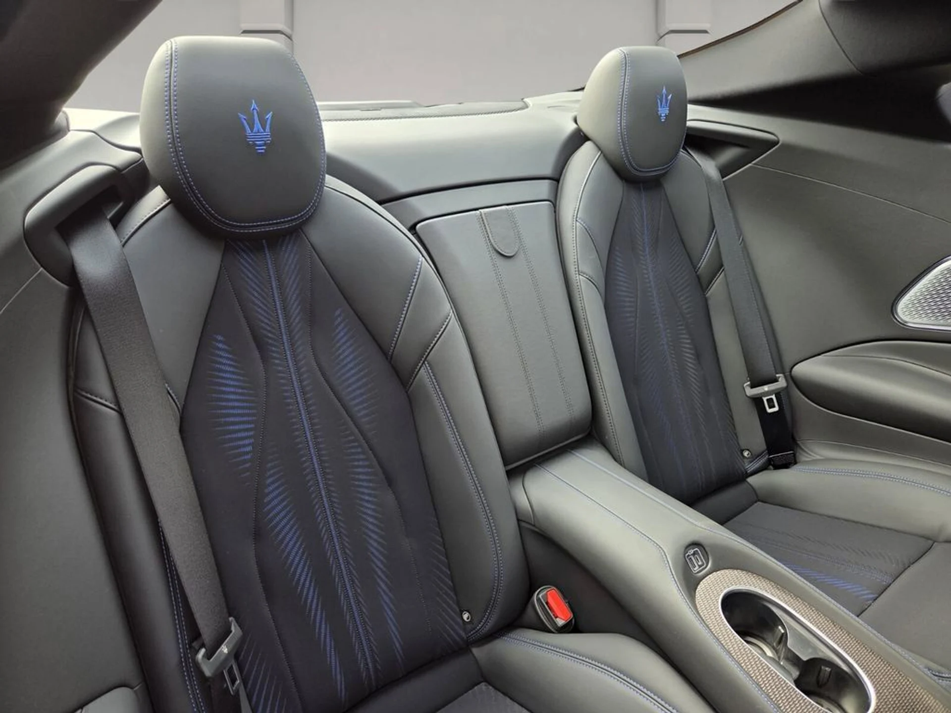 mph009_374875658_ef7ecca9cb320e2a4c93e174a6b0e818_1a77704578