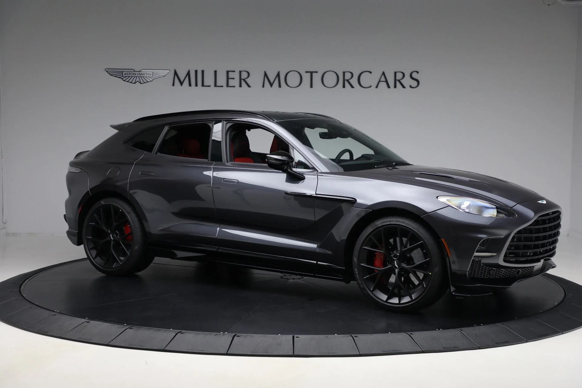 mph009_3748770808_New_2025_Aston_Martin_DBX_707_1cd5a4db03