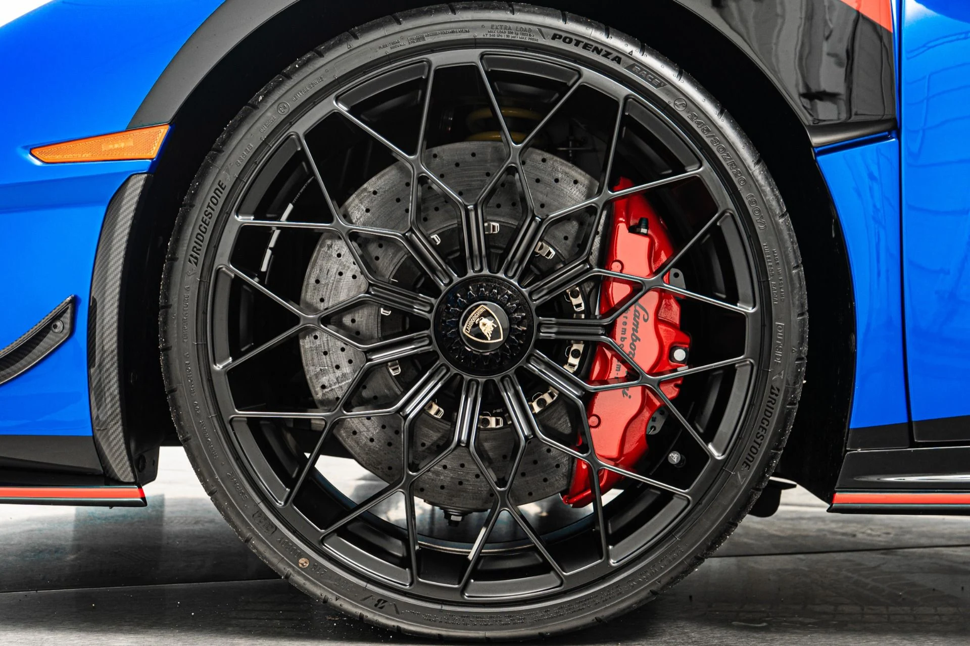 mph009_3749599342_Used_2024_Lamborghini_Huracan_STJ_1757002928_71a315f5ae
