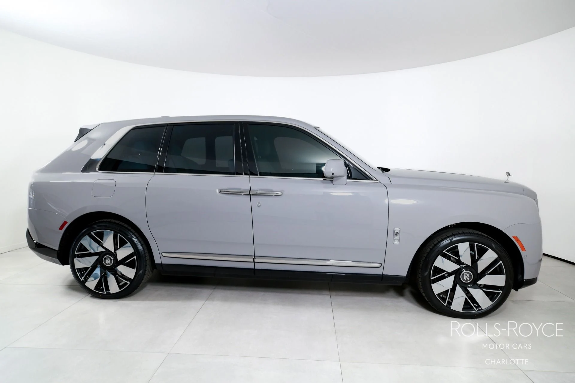 mph009_3755602355_Used_2025_Rolls_Royce_Cullinan_1771363273_3bd00cc97b
