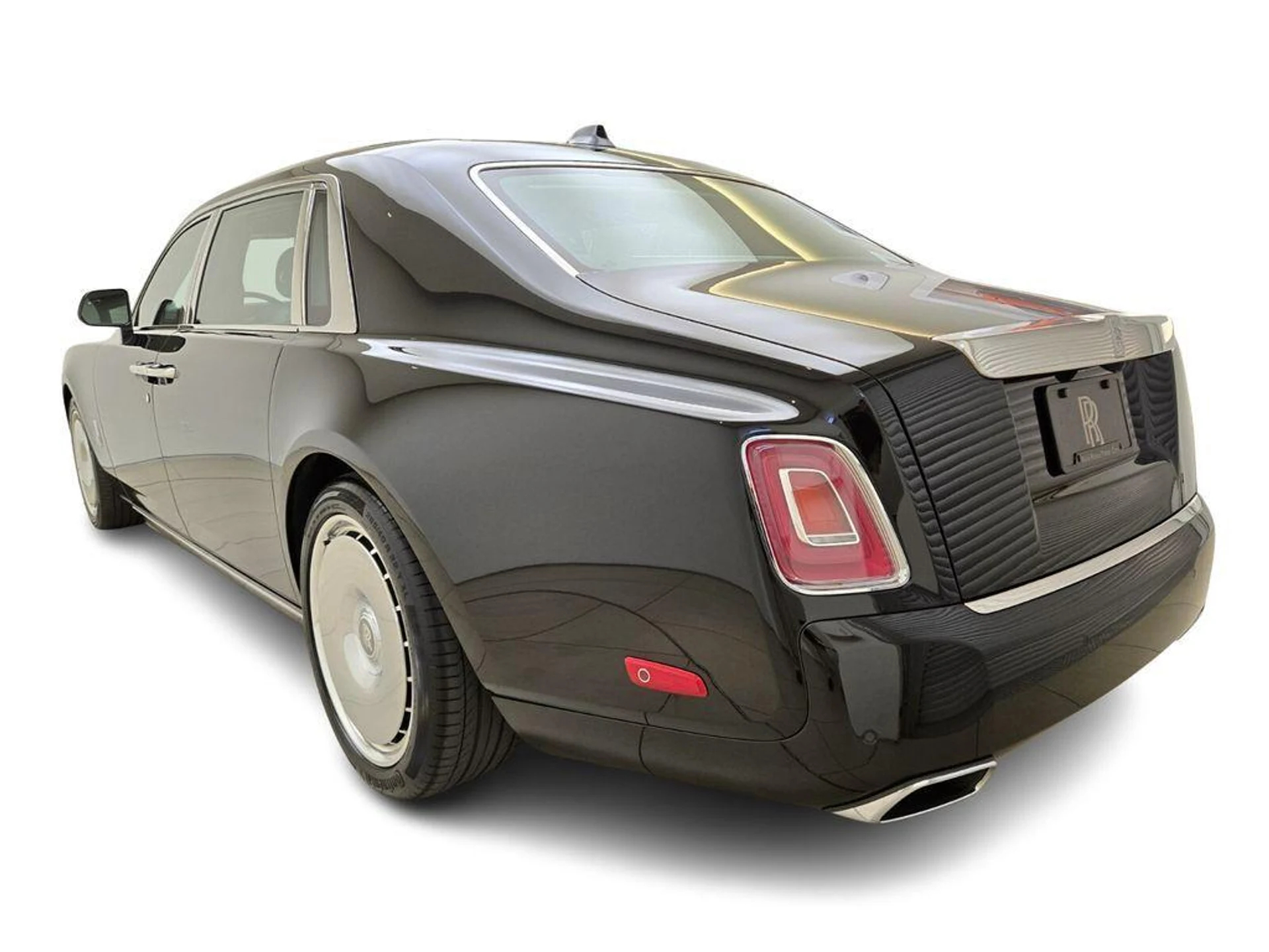mph009_3770456667_New_2026_Rolls_Royce_Phantom_1776489489_194767fa22