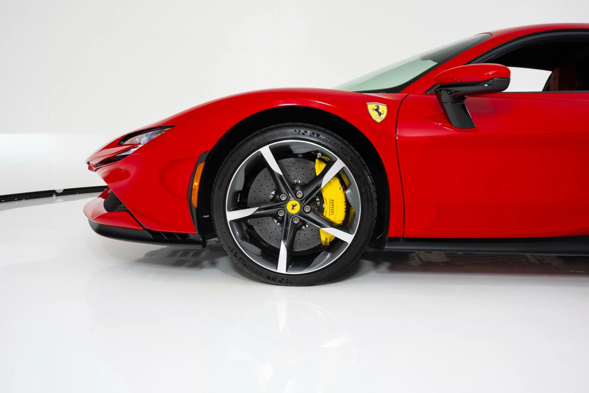 mph009_3784214024_Used_2023_Ferrari_SF_90_Stradale_1755717820_c0dd7522bb