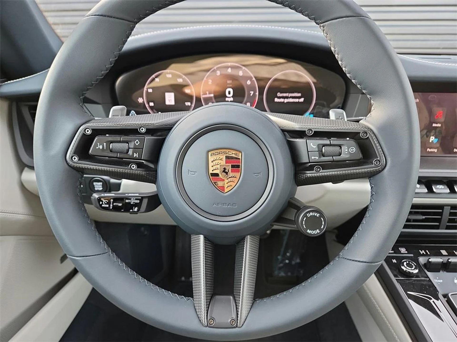 mph009_379644774_h_GM_2pn8l_Zy_R_Ip4_M0gq_Vscg_Sbmk_M_45bb1a2698