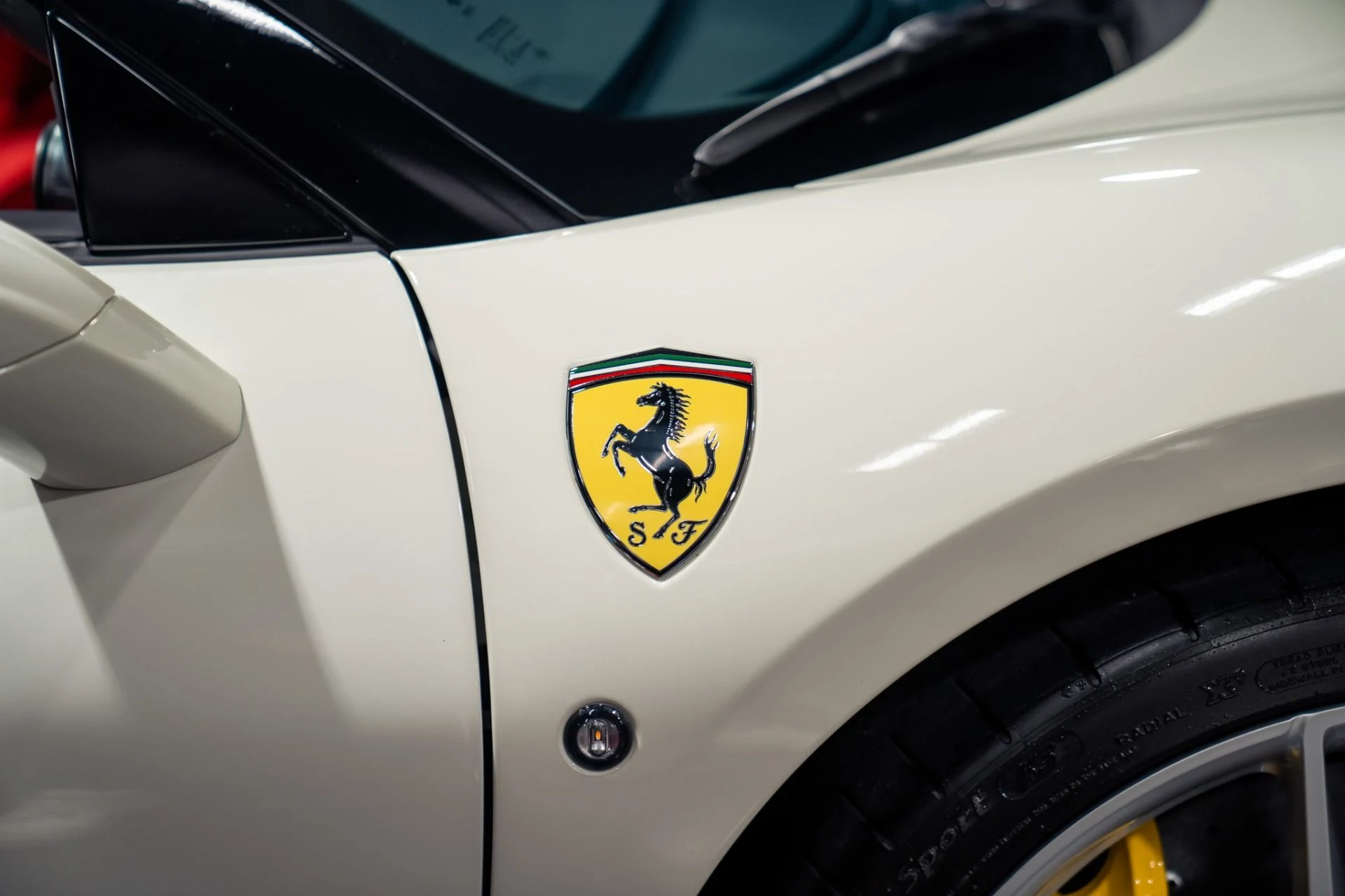 mph009_3797513187_Used_2023_Ferrari_F8_Spider_Passenger_Display_Front_Lift_1785938596_7c68cfdcf8
