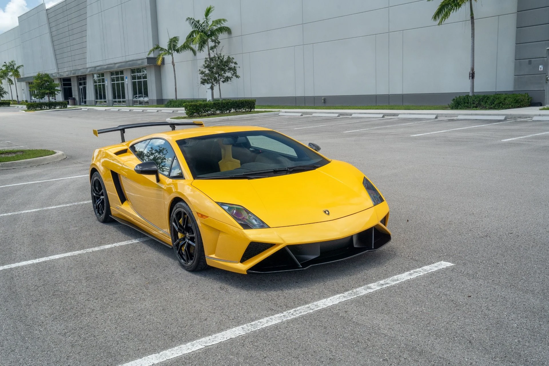 mph009_3805340146_Used_2014_Lamborghini_Gallardo_LP_570_4_Squadra_Corse_1755030125_bb2281d1d6