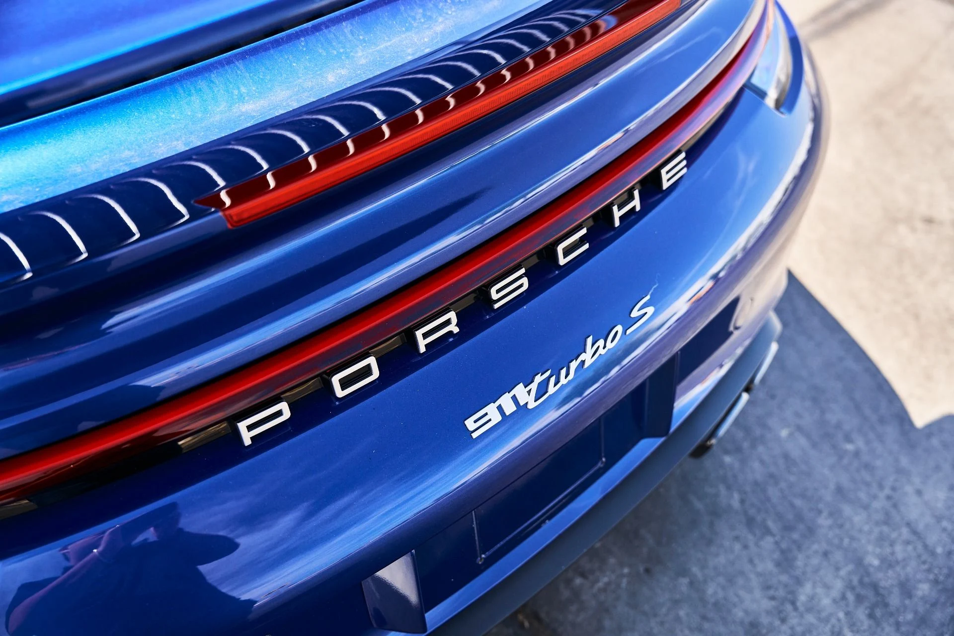 mph009_3825417403_Used_2025_Porsche_911_Turbo_S_1780446702_5b0f5c9db3
