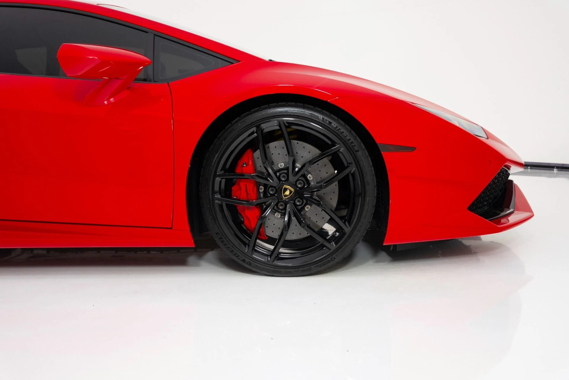 mph009_382634898_Used_2015_Lamborghini_Huracan_LP_6104_1757361045_c21bb1baf9