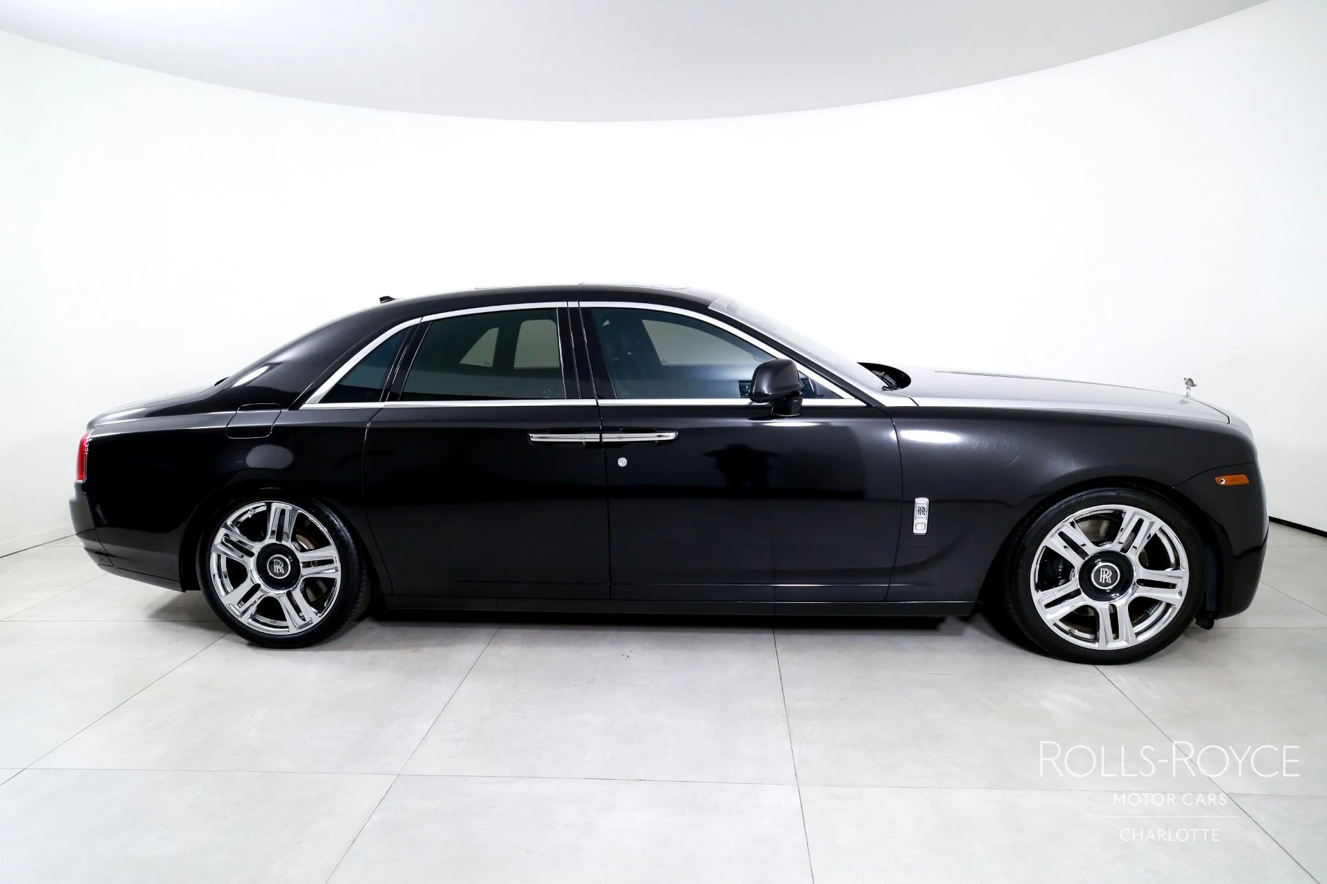 mph009_3832859817_Used_2015_Rolls_Royce_Ghost_1769450770_0d77a5d39f