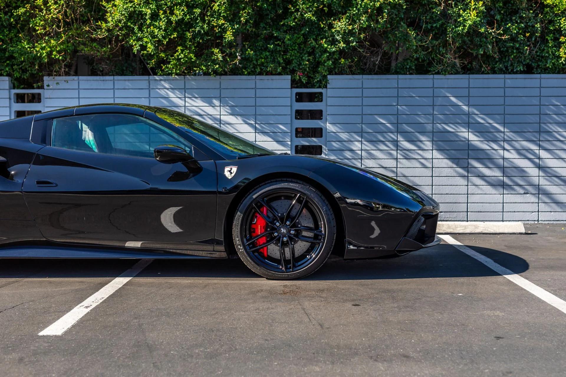 mph009_3835066197_Used_2018_Ferrari_488_Spider_1701972833_3a1dd8ed60