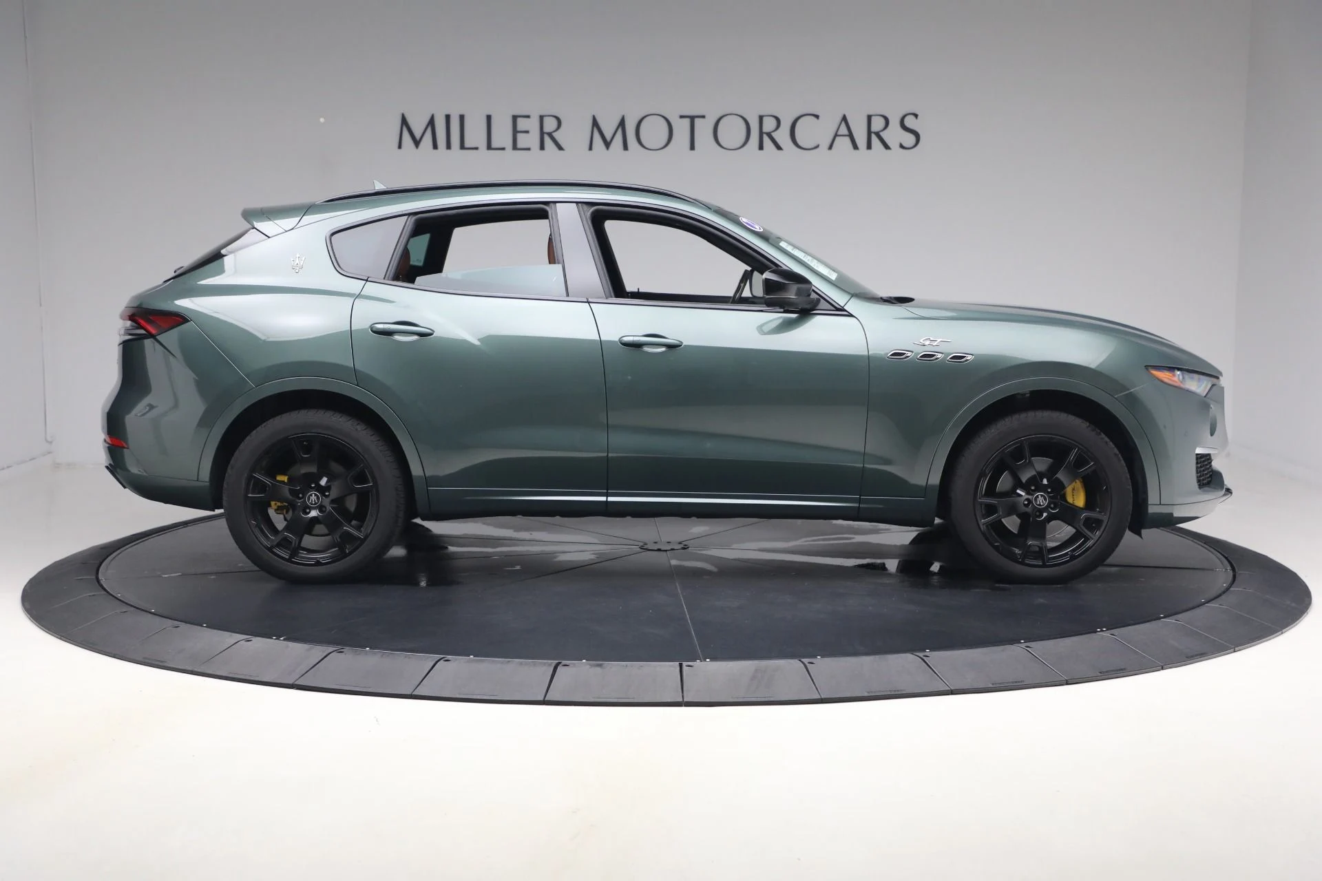 mph009_3841318283_Used_2022_Maserati_Levante_GT_1777580690_f8716cabfb