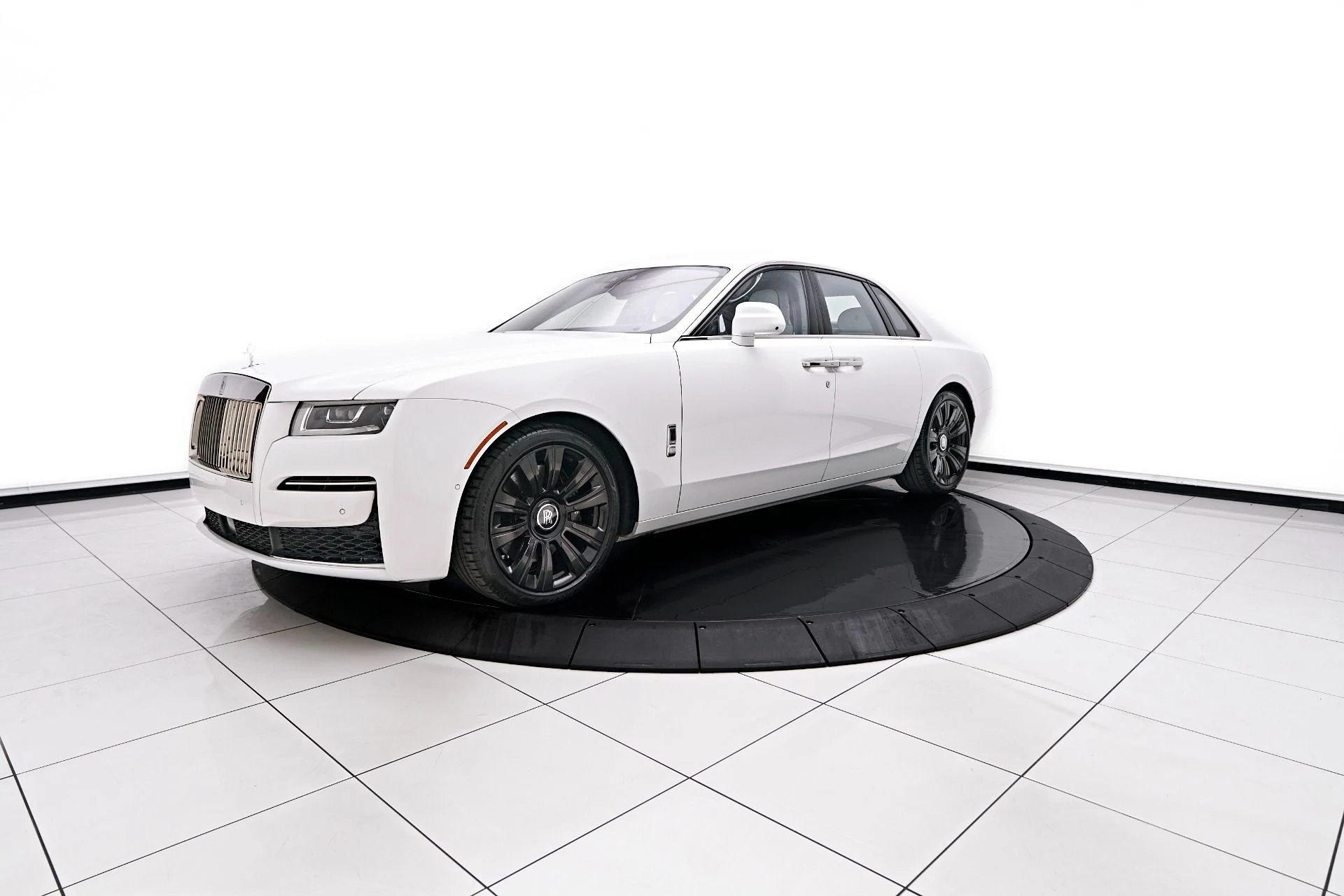 mph009_3845120127_Used_2021_Rolls_Royce_Ghost_Base_1754512470_d23771a98b
