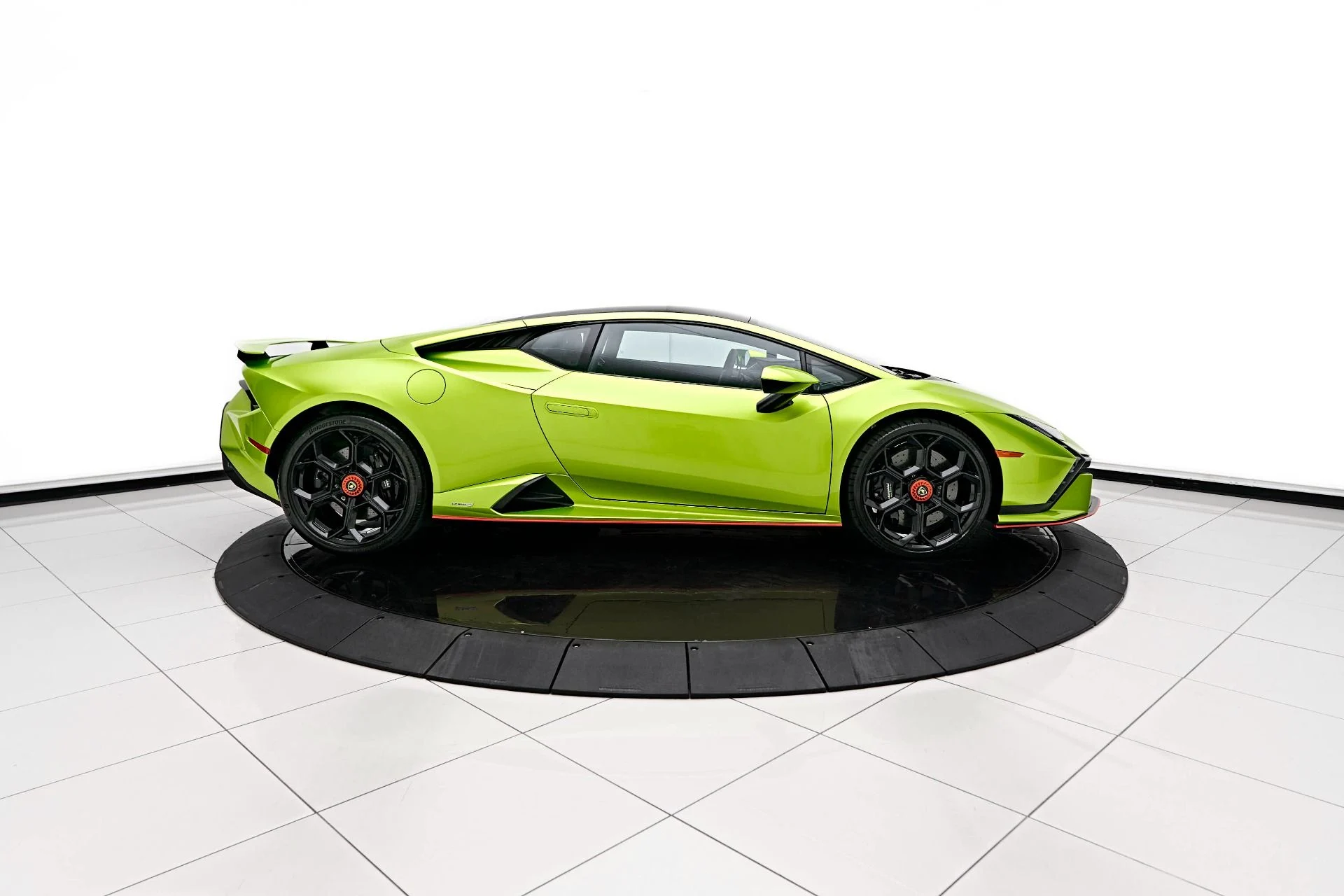mph009_3845613252_Used_2023_Lamborghini_Huracan_Tecnica_Base_1715640571_0906da4f6a