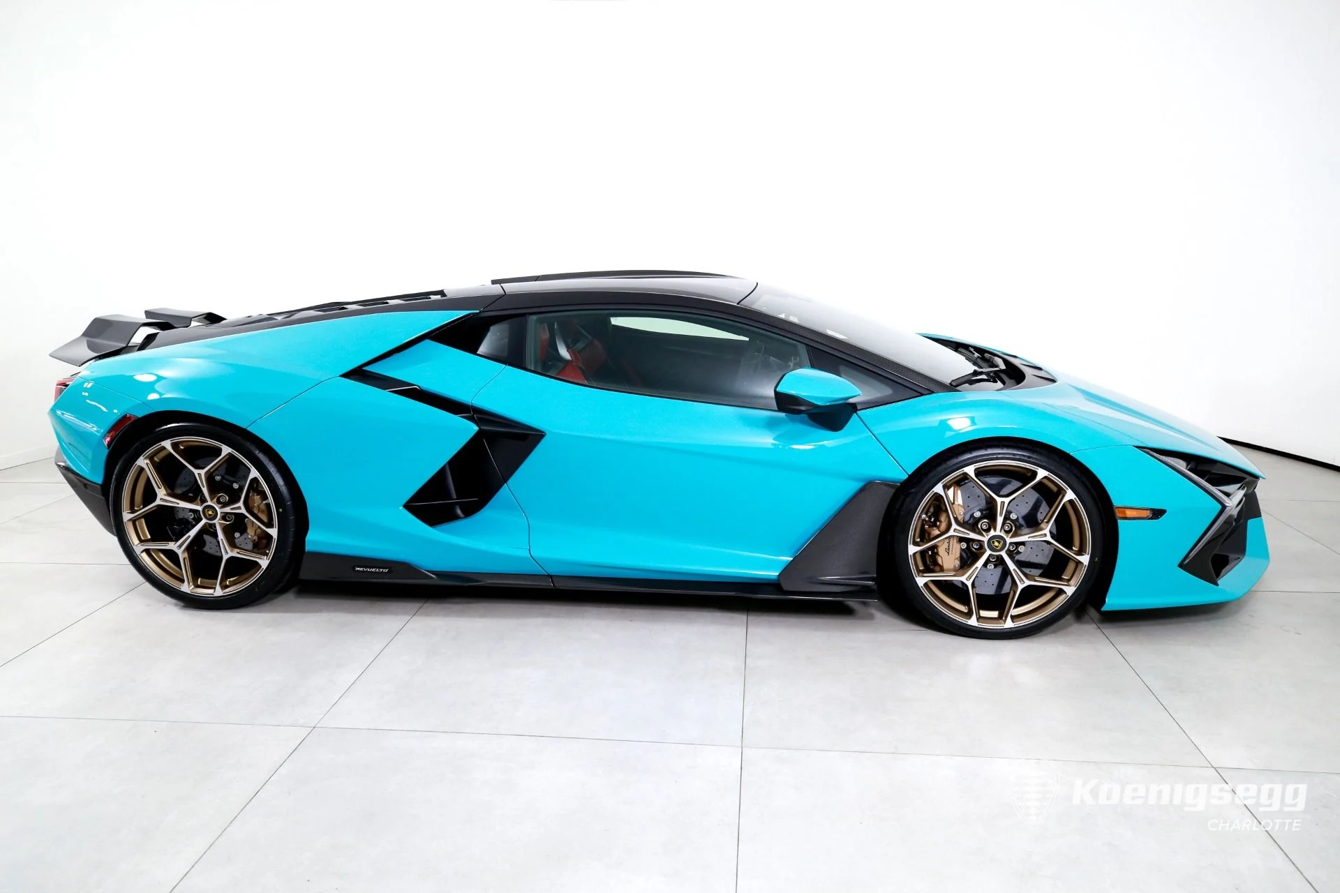mph009_3846221791_Used_2025_Lamborghini_Revuelto_1783438439_d72bd58d17
