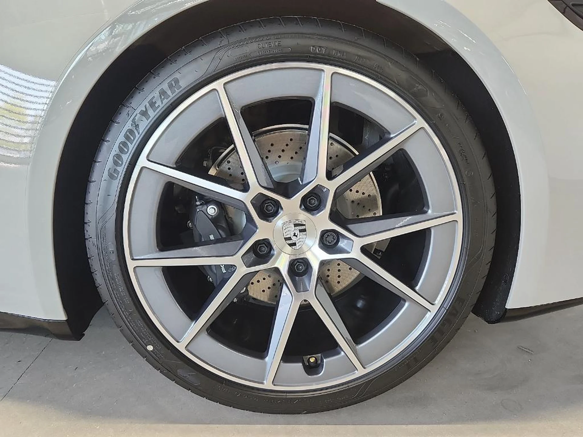 mph009_3847611832_x_H_Jhr9so_NQ_88_Uu_Yj_Jk34_Q_Caab0s_c111817d00