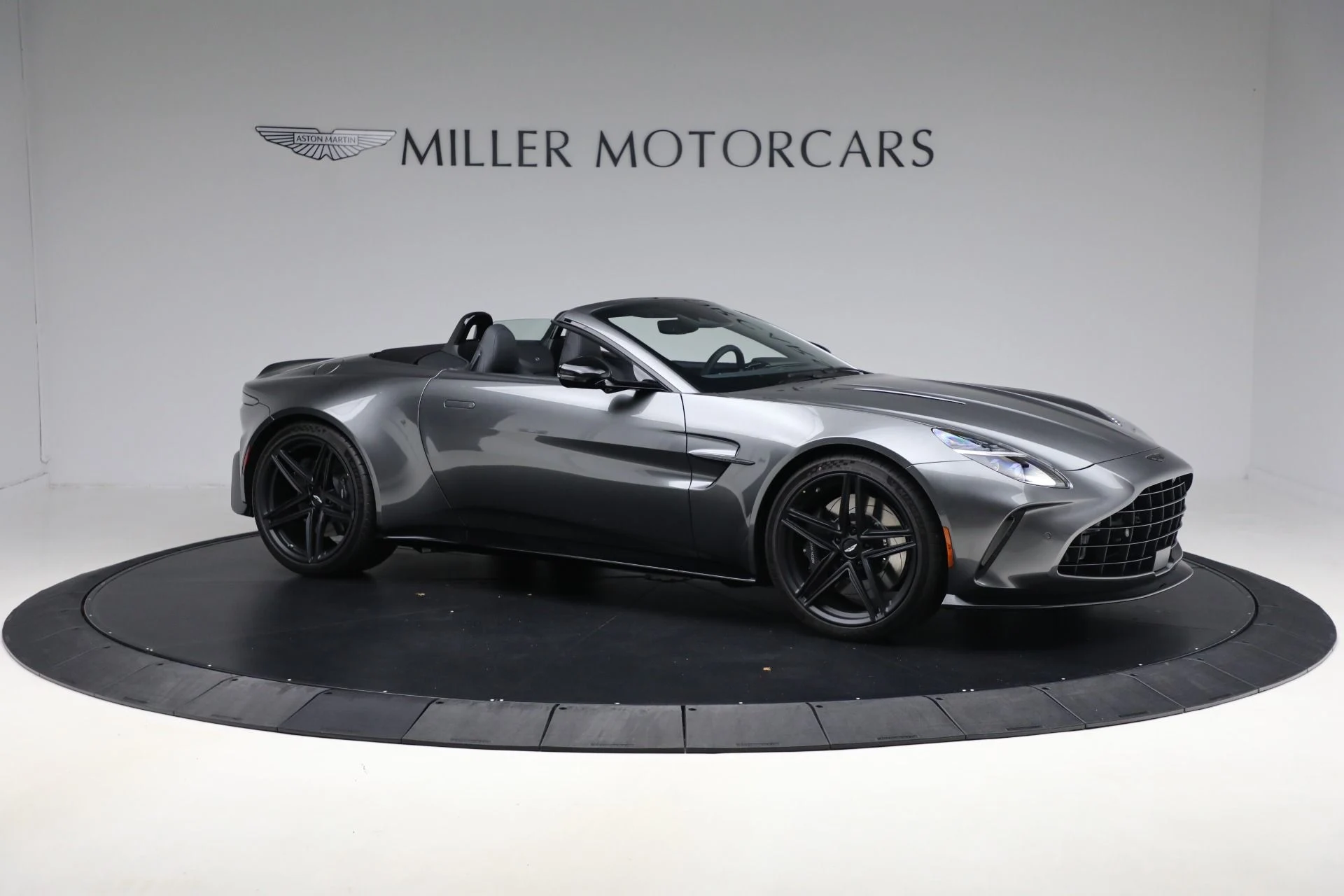 mph009_3855049477_New_2026_Aston_Martin_Vantage_Roadster_a14eecf702