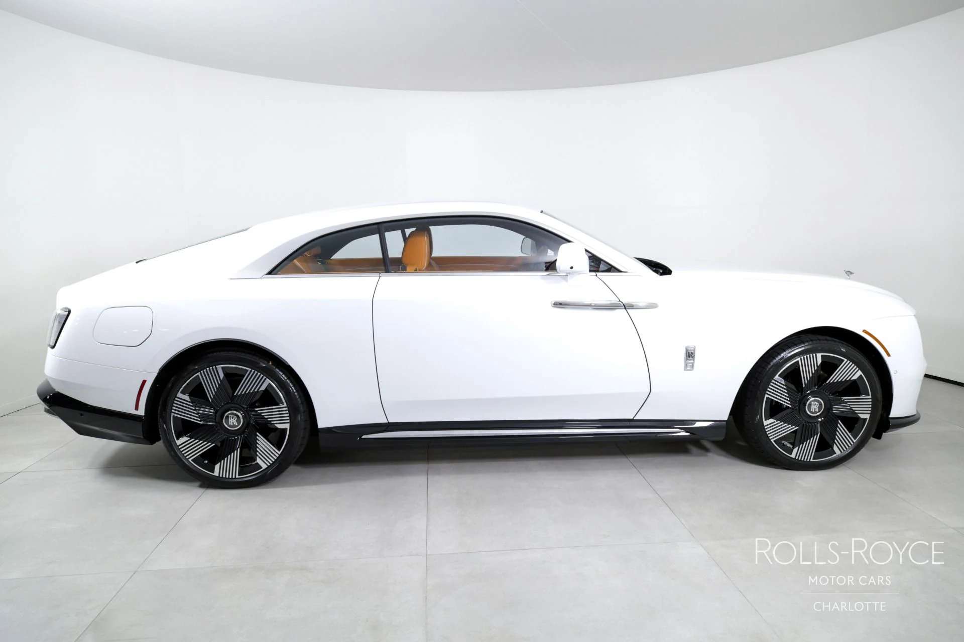 mph009_3860657819_Used_2024_Rolls_Royce_Spectre_1712699361_f833fca345