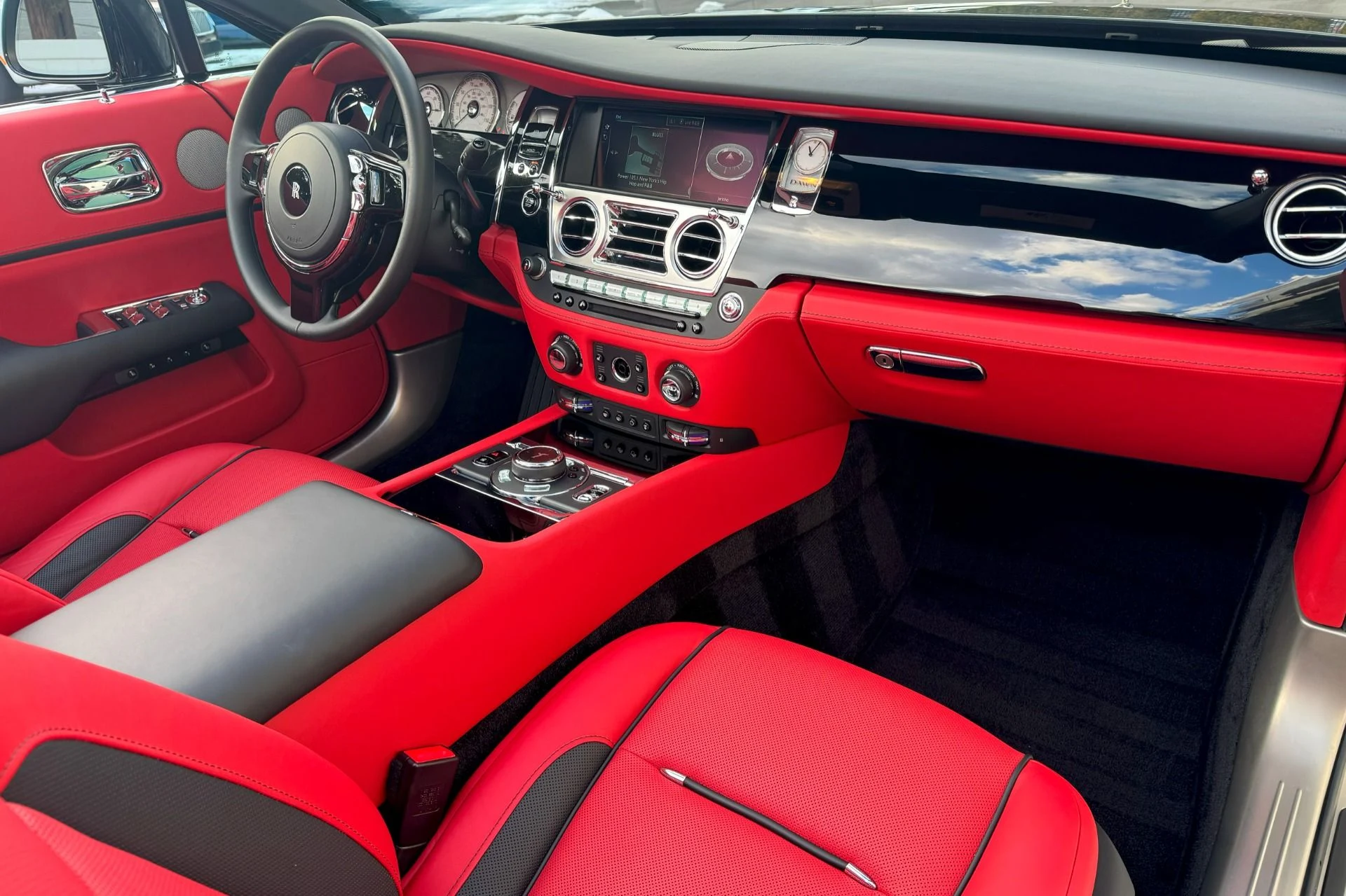 mph009_3863799088_Used_2020_Rolls_Royce_Dawn_1738172030_4572b05b99