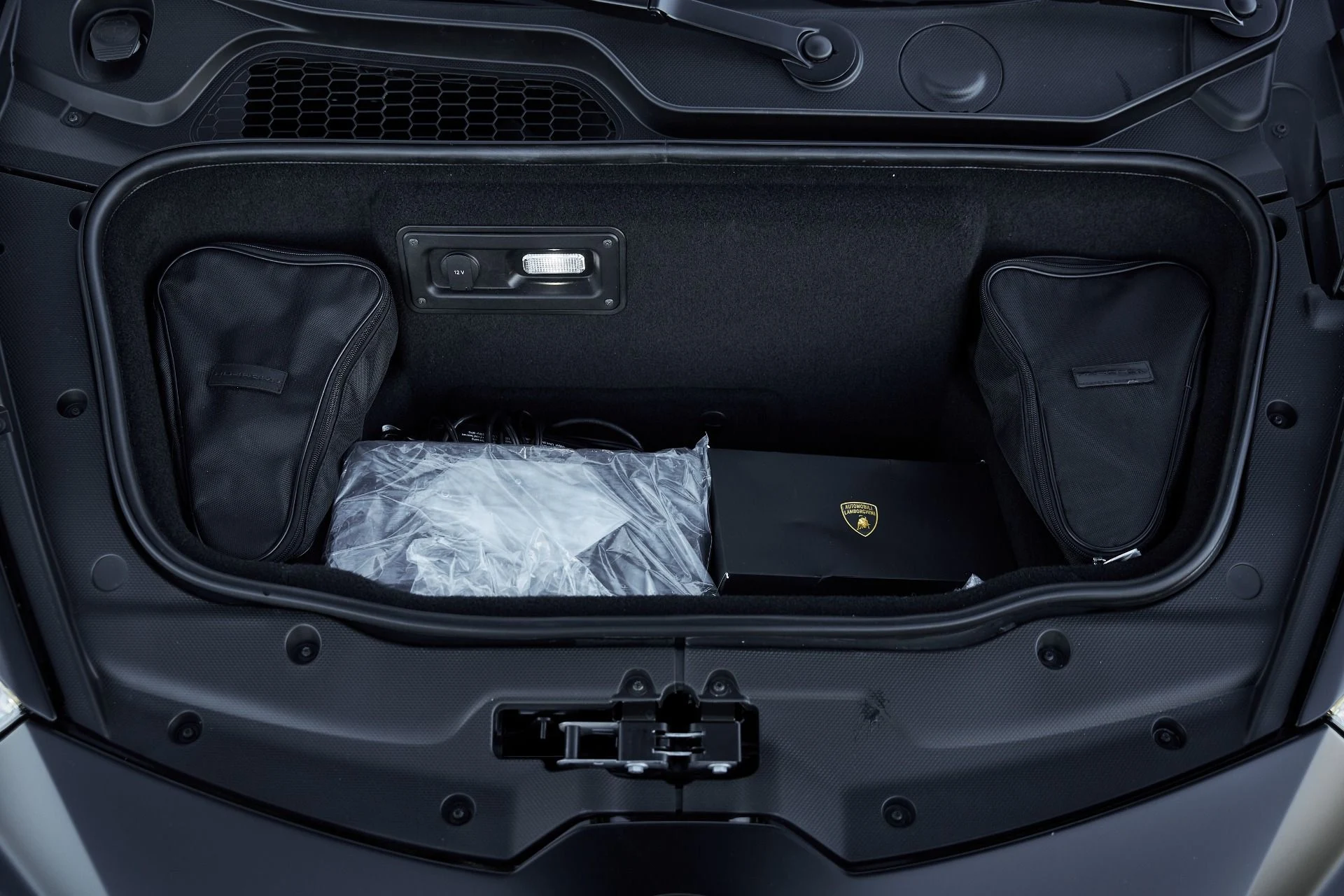 mph009_3871524134_Used_2024_Lamborghini_Huracan_EVO_Spyder_1766881345_e085a2cb95