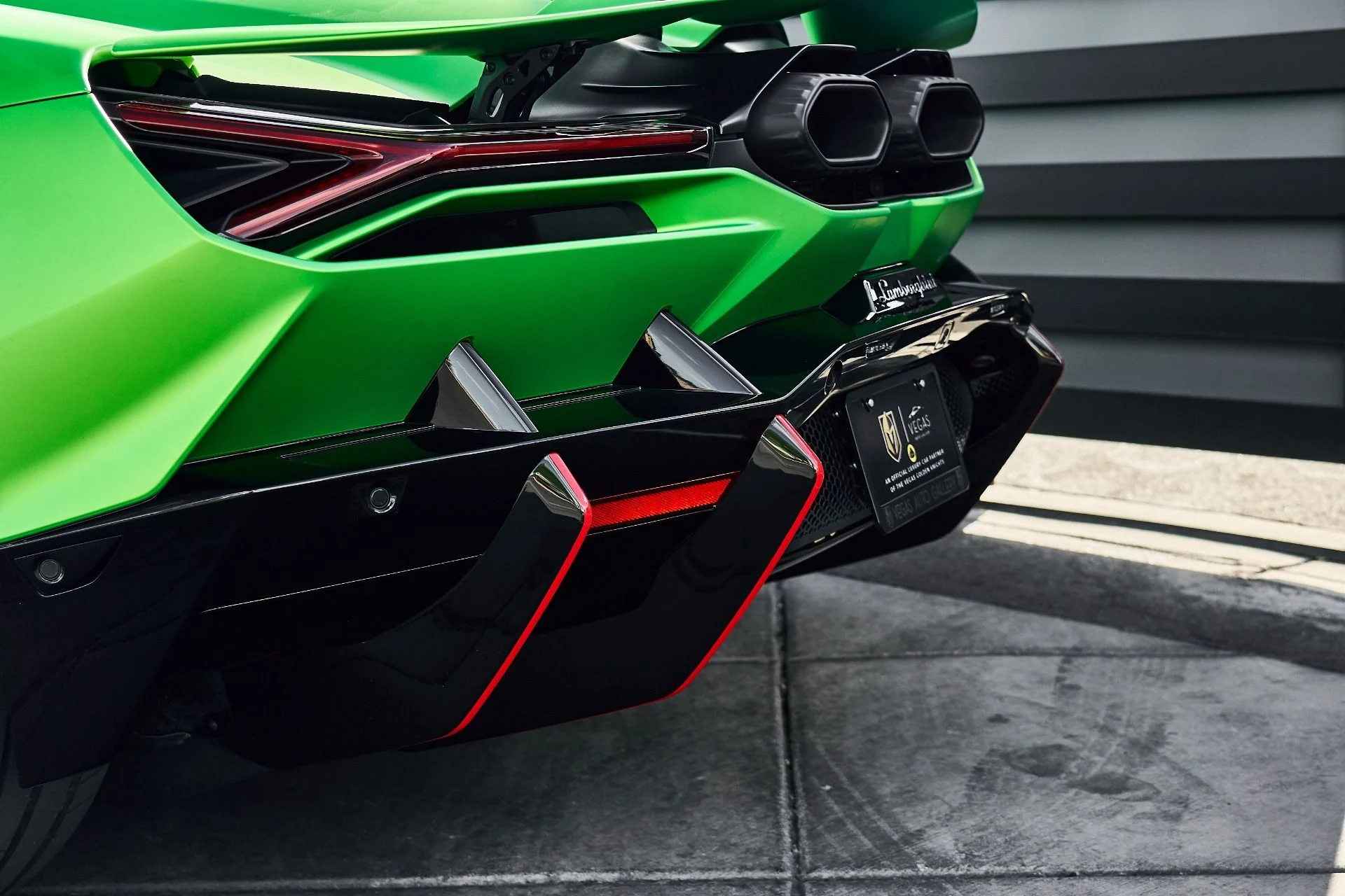 mph009_3872348166_Used_2024_Lamborghini_Revuelto_Base_1789697447_b01304c034