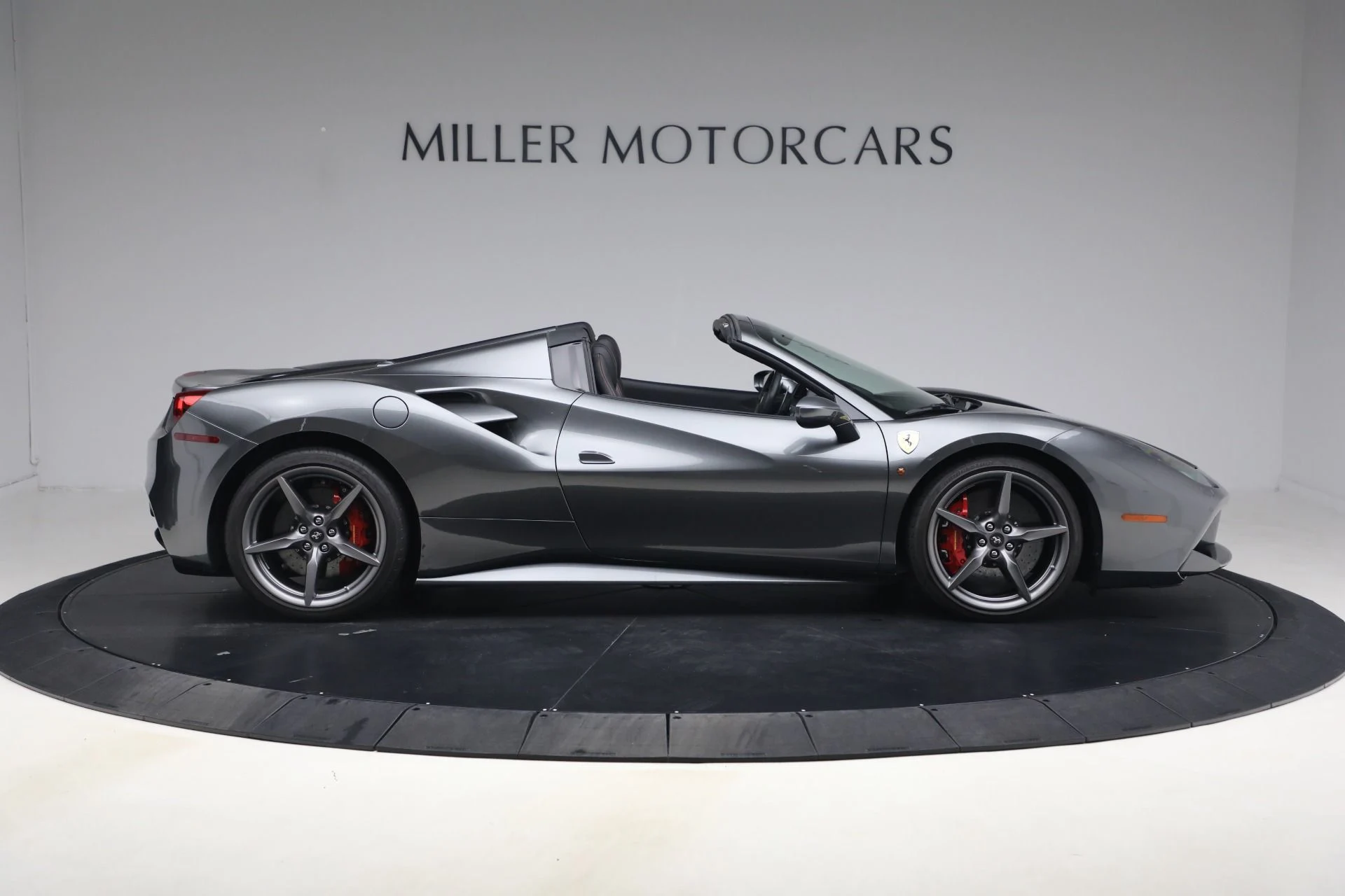 mph009_3881760258_Used_2018_Ferrari_488_Spider_1774552215_ba223c2416