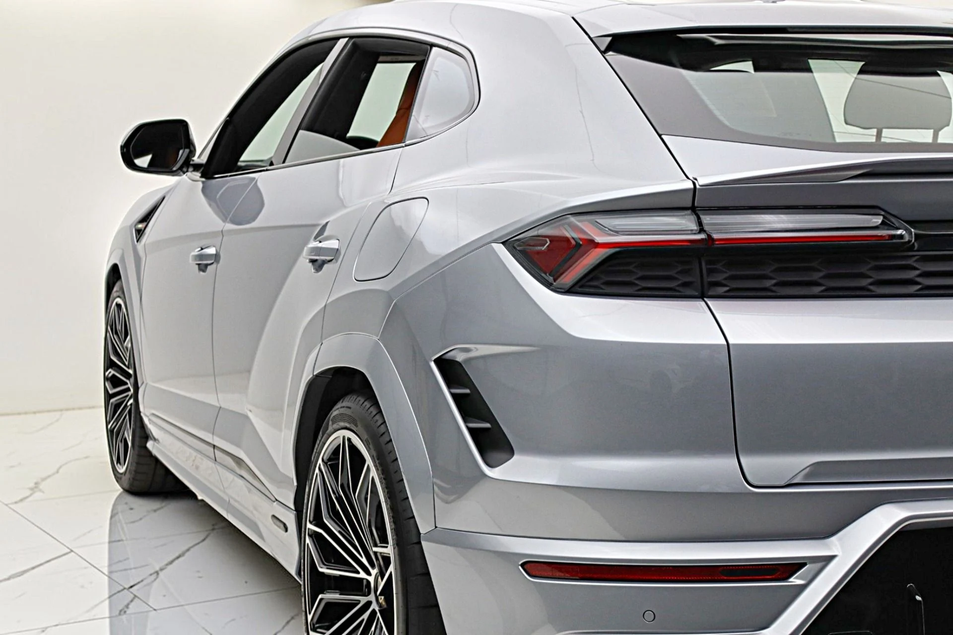 mph009_3901363073_Used_2026_Lamborghini_Urus_SELEASE_OPTIONS_AVAILABLE_455acff09c